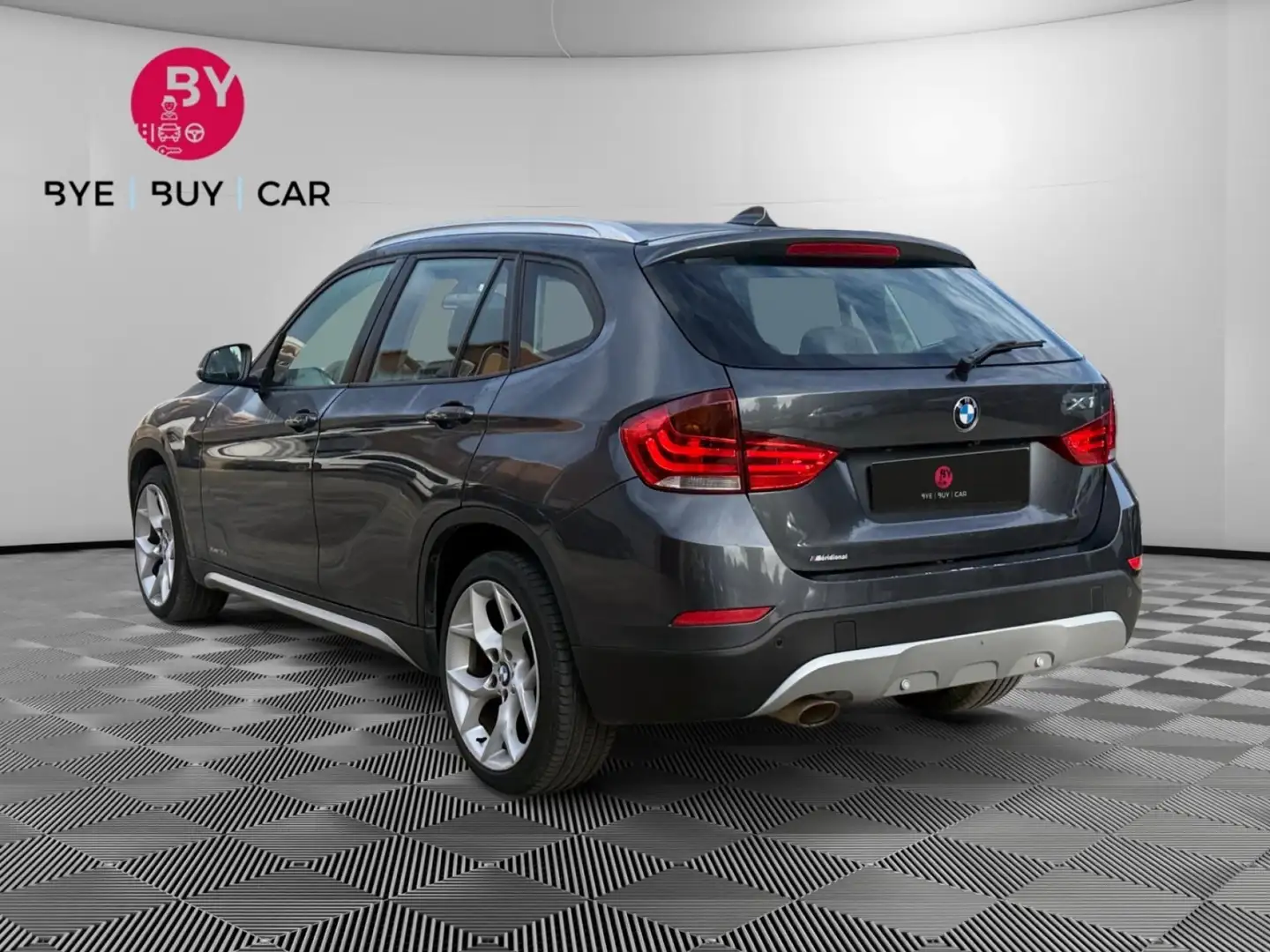 BMW X1 xDrive 18d  E84 LCI xLine PHASE 2 Gris - 2