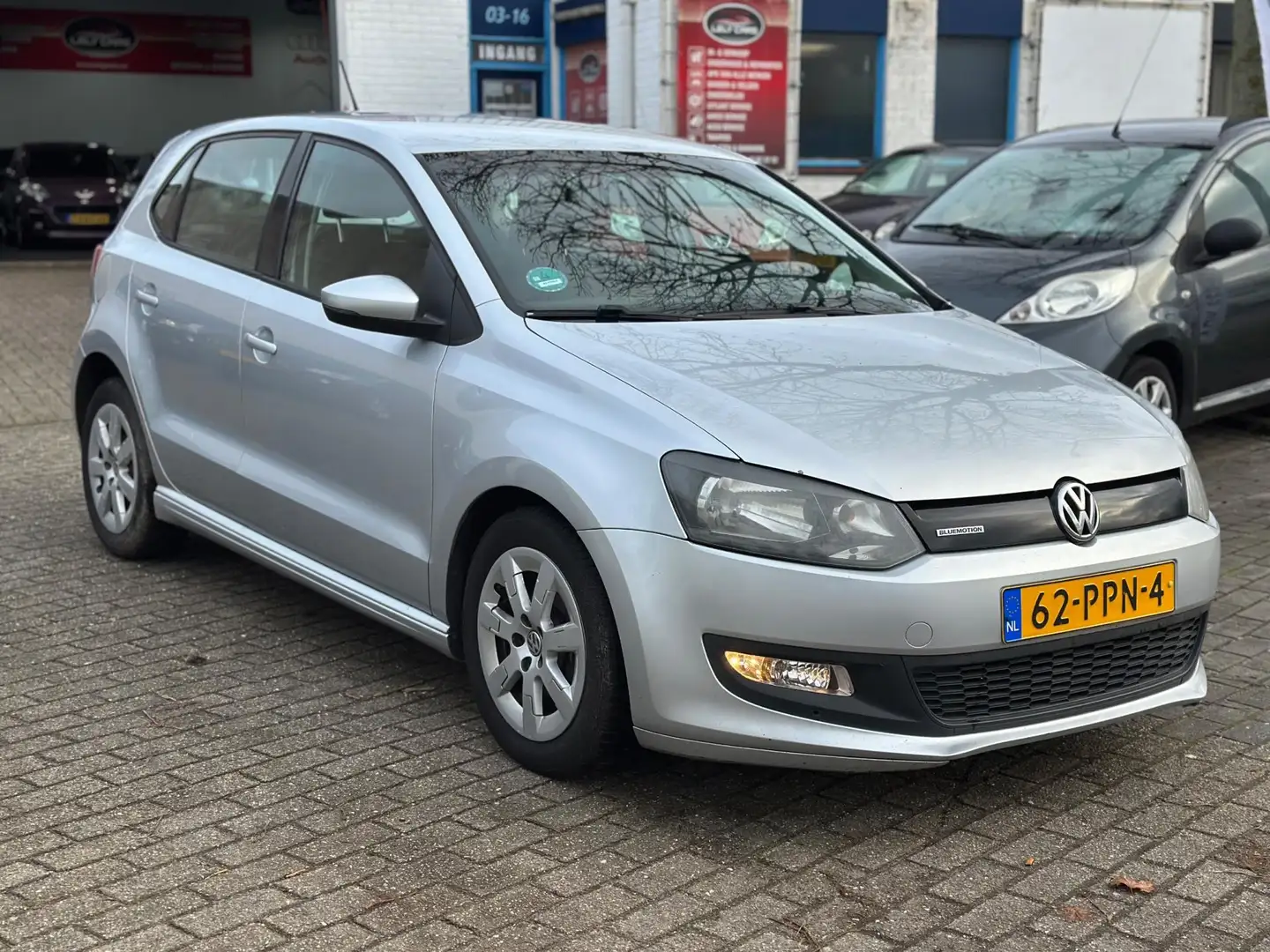 Volkswagen Polo 1.2 TDI BlueMotion Comfortline Bj:2011 Airco El ra Gris - 2