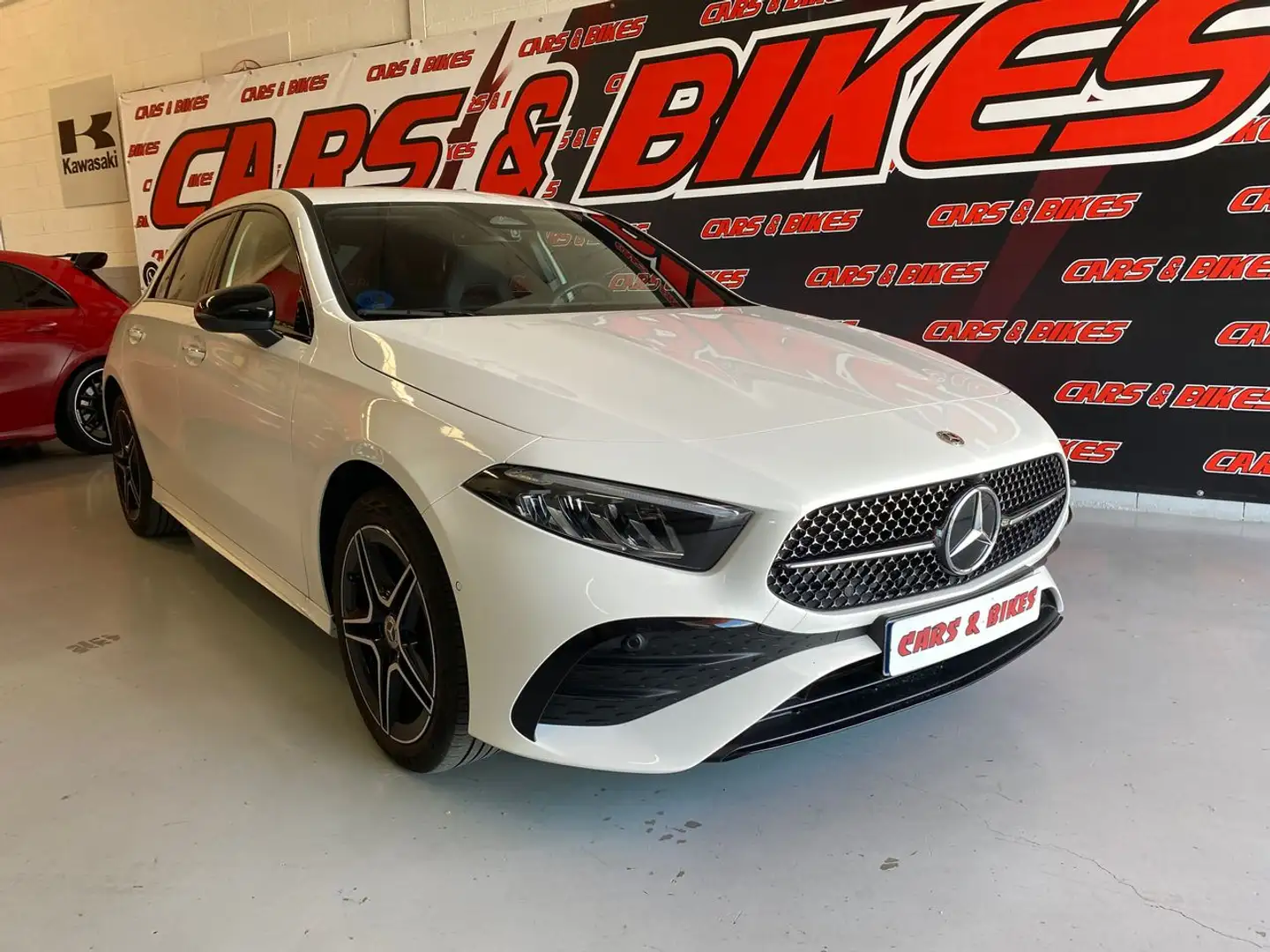 Mercedes-Benz A 250 BE AMG Line 7G-DCT Weiß - 1