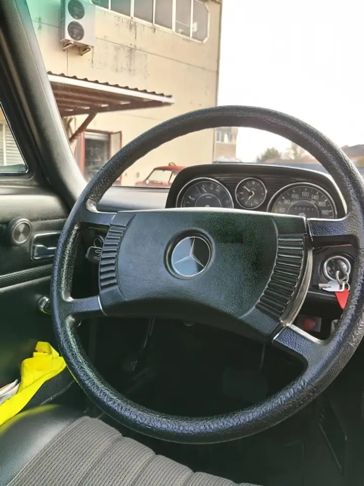 Mercedes-Benz 260 Deportivo Automático de 2 Puertas, foto 12