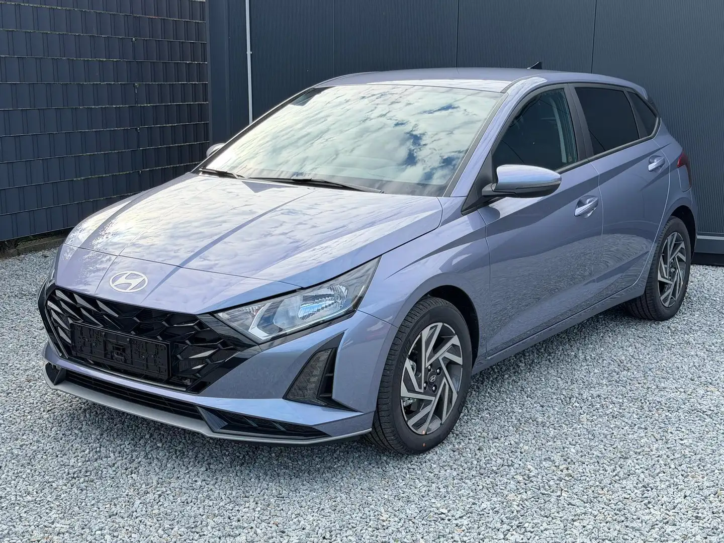 Hyundai i20 Family Automatik 66 kW (90 PS), Automatik, Fron... Blau - 1