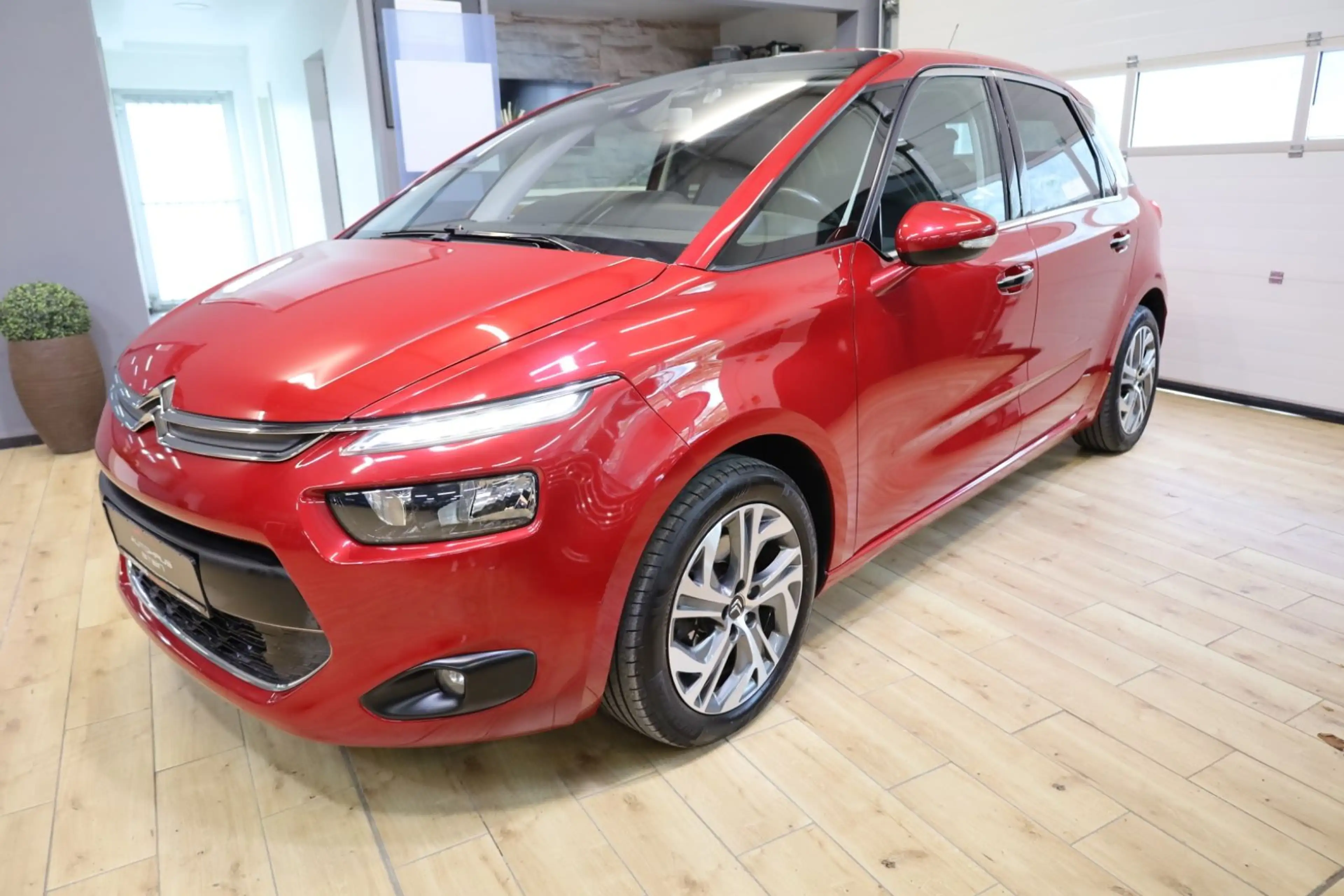 Citroen C4 Picasso /Navi/Kamera/AHK