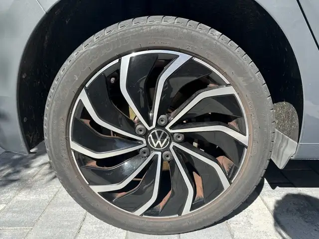 Volkswagen Golf view 17