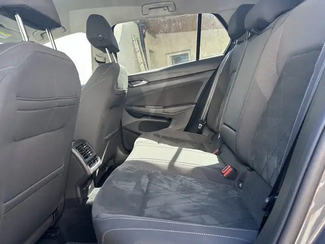 Volkswagen Golf view 11