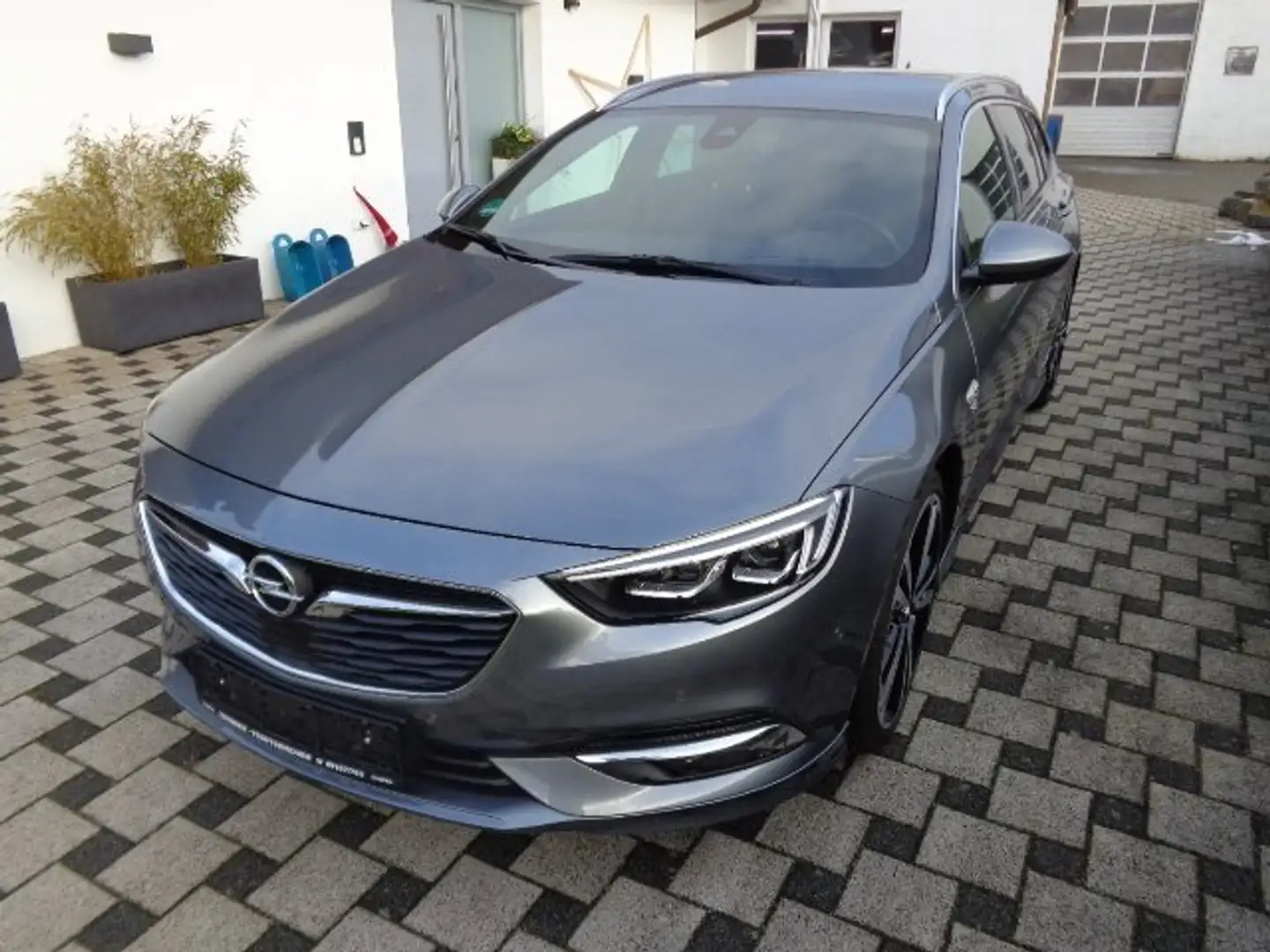Opel Insignia Business Innovation Grau - 1