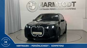 M70 *Innovationspaket / Pano / AHK / Ö-Paket*