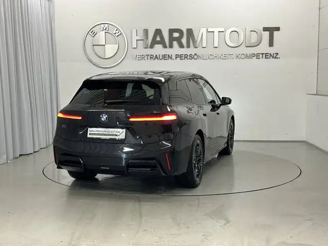 BMW iX view 5