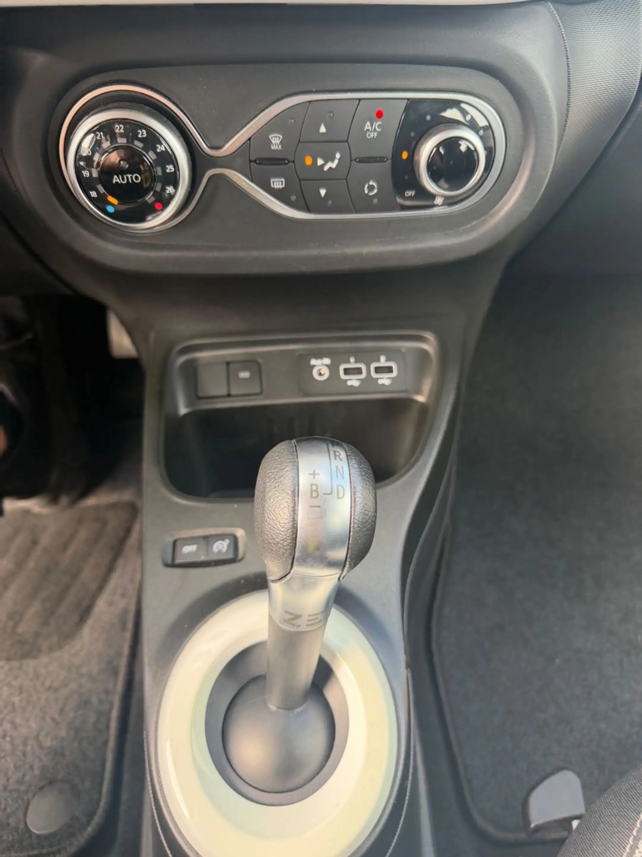 Renault Twingo Zen Electric 1.Hd+dt.Fhzg.+LED — photo 9