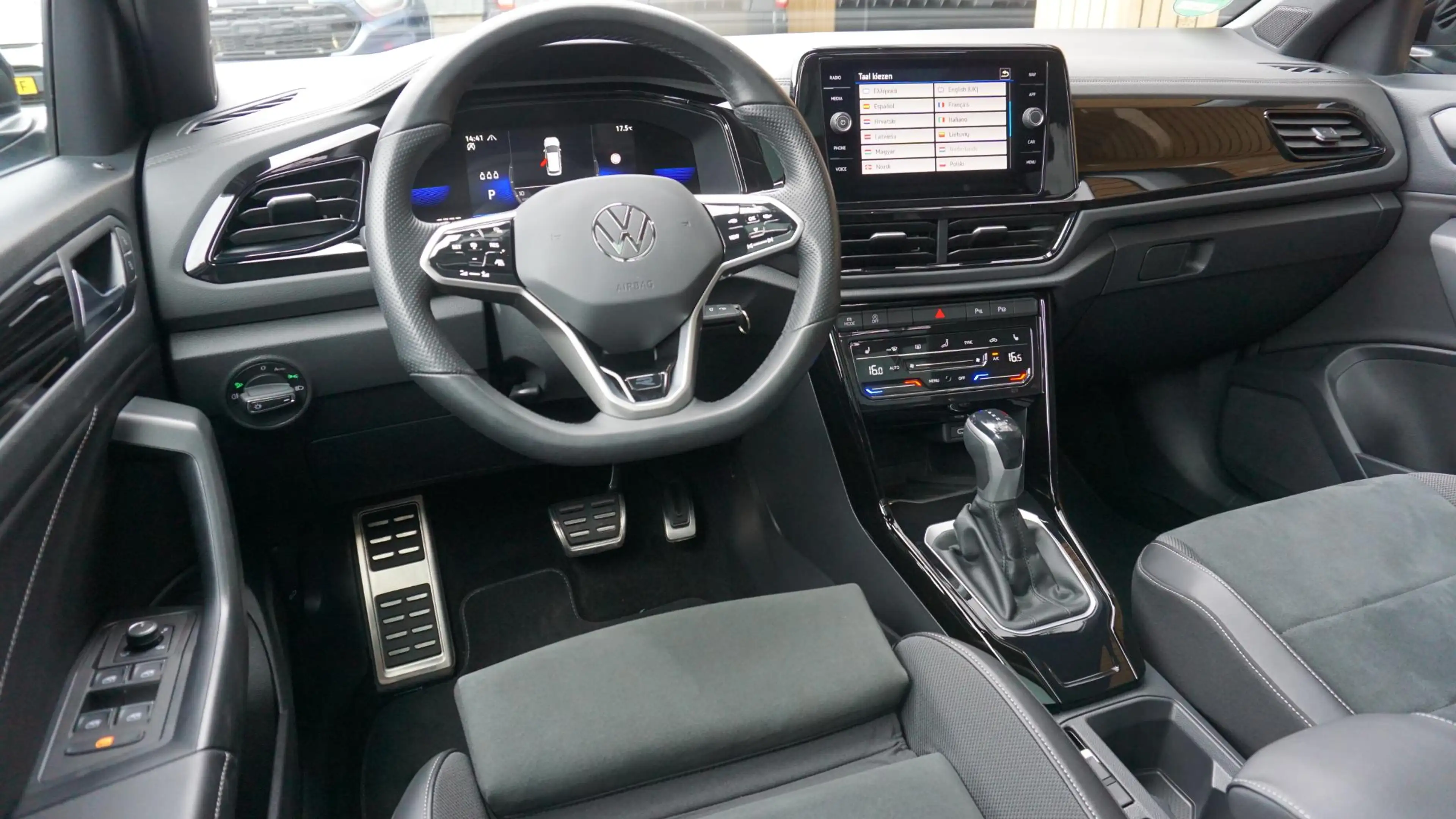 Volkswagen T-Roc 1.5 TSI 150pk DSG 2x R-Line & Black Style Pano.Dak — photo 8