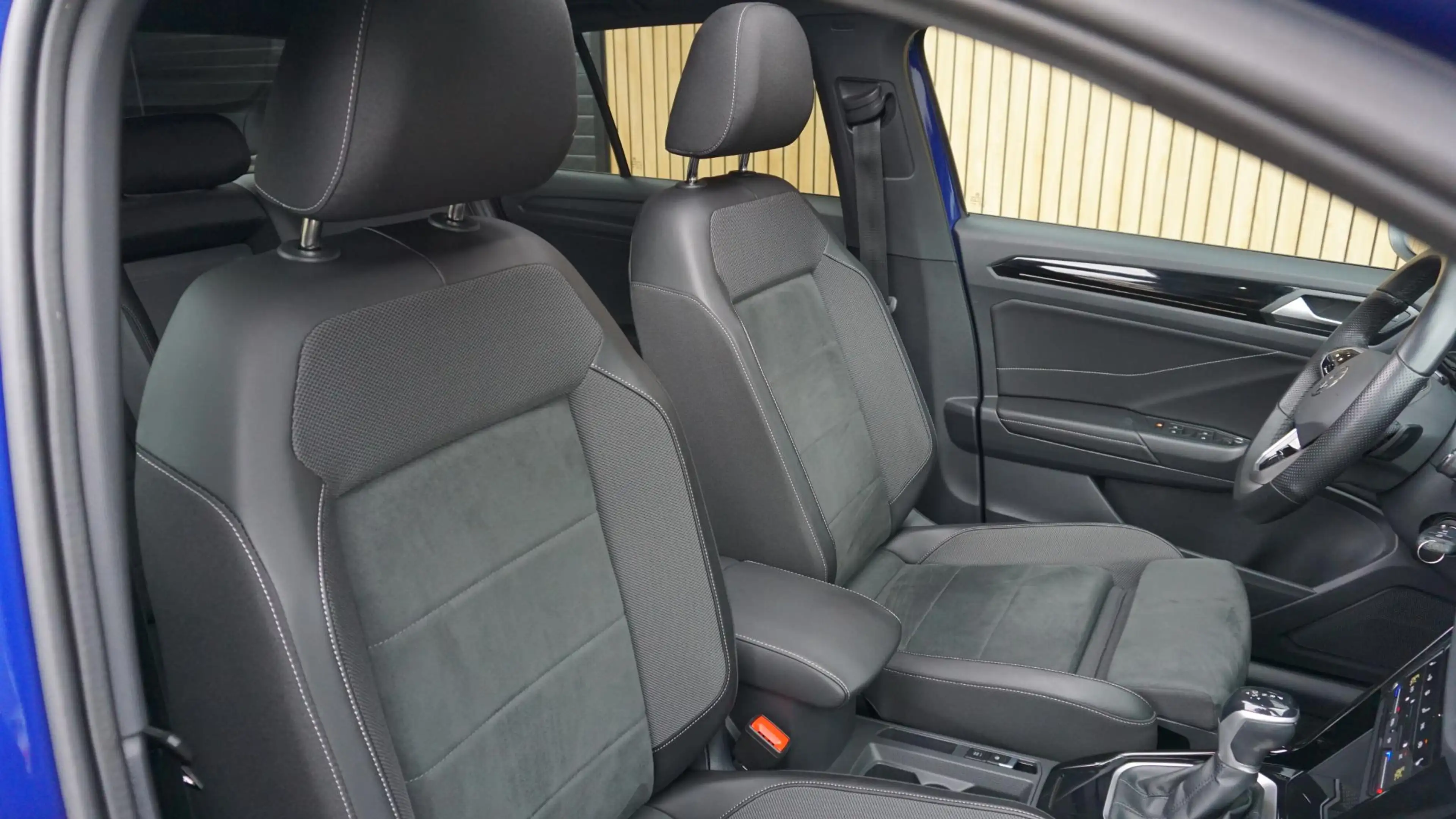 Volkswagen T-Roc 1.5 TSI 150pk DSG 2x R-Line & Black Style Pano.Dak — photo 47