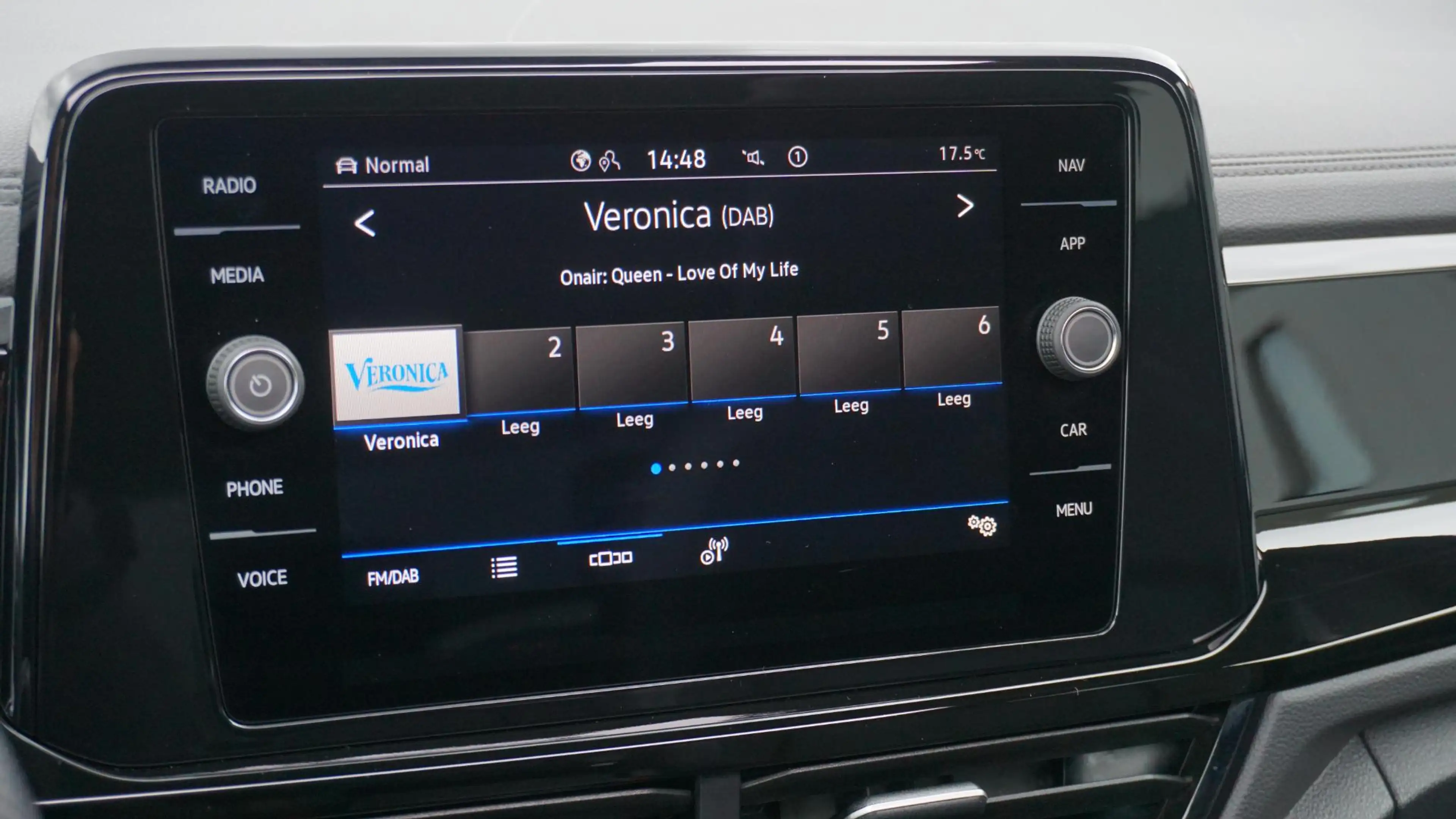 Volkswagen T-Roc 1.5 TSI 150pk DSG 2x R-Line & Black Style Pano.Dak — photo 30