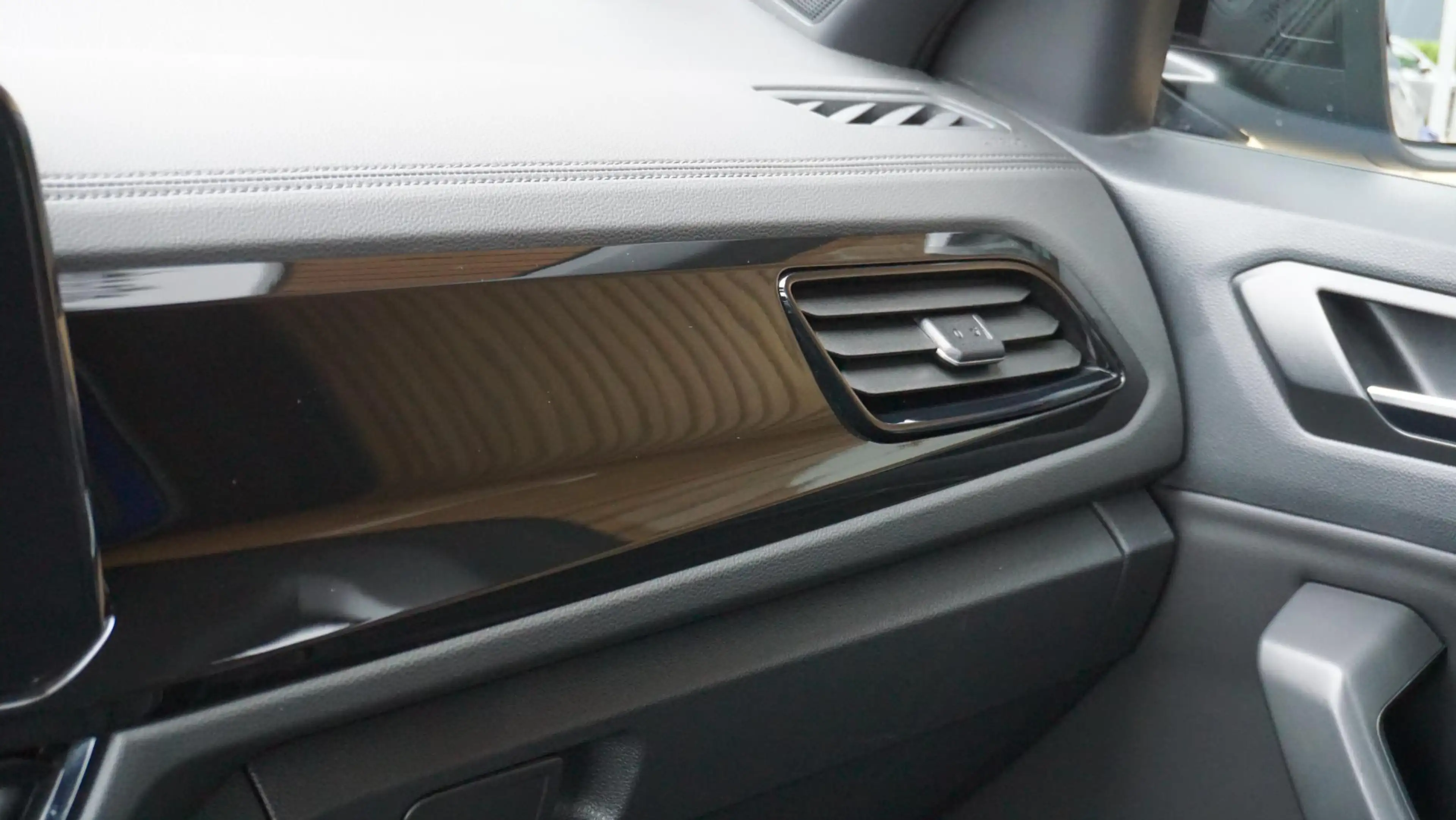 Volkswagen T-Roc 1.5 TSI 150pk DSG 2x R-Line & Black Style Pano.Dak — photo 41