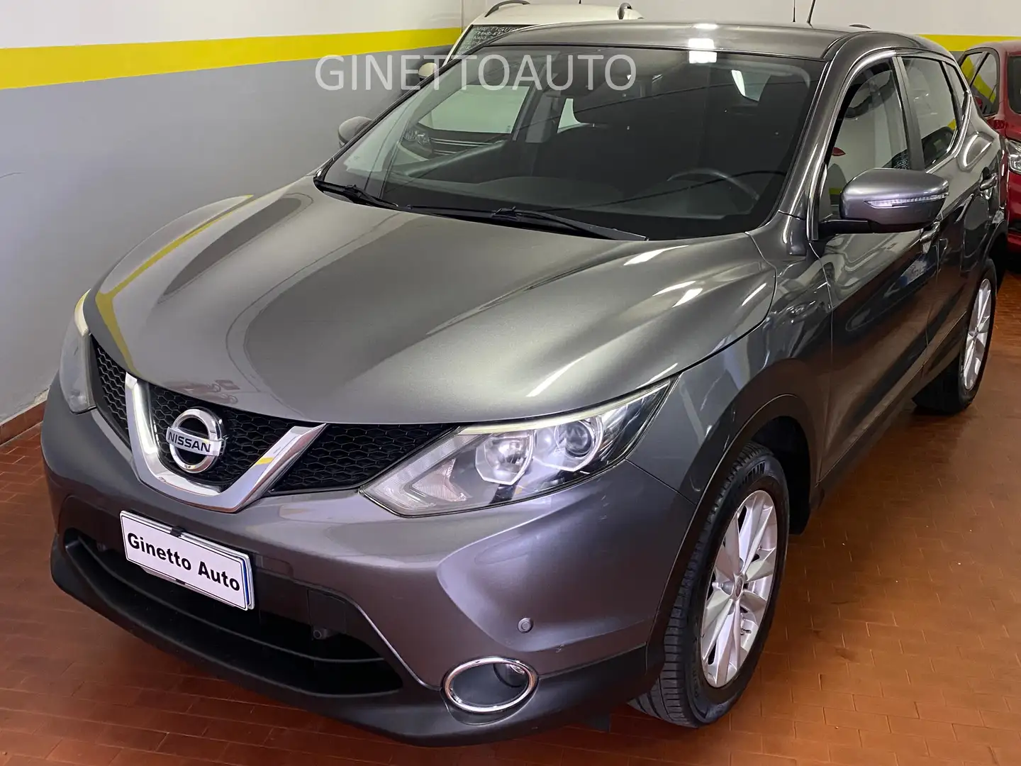 Nissan Qashqai Qashqai 1.2 dig-t Visia 115cv Gris - 1
