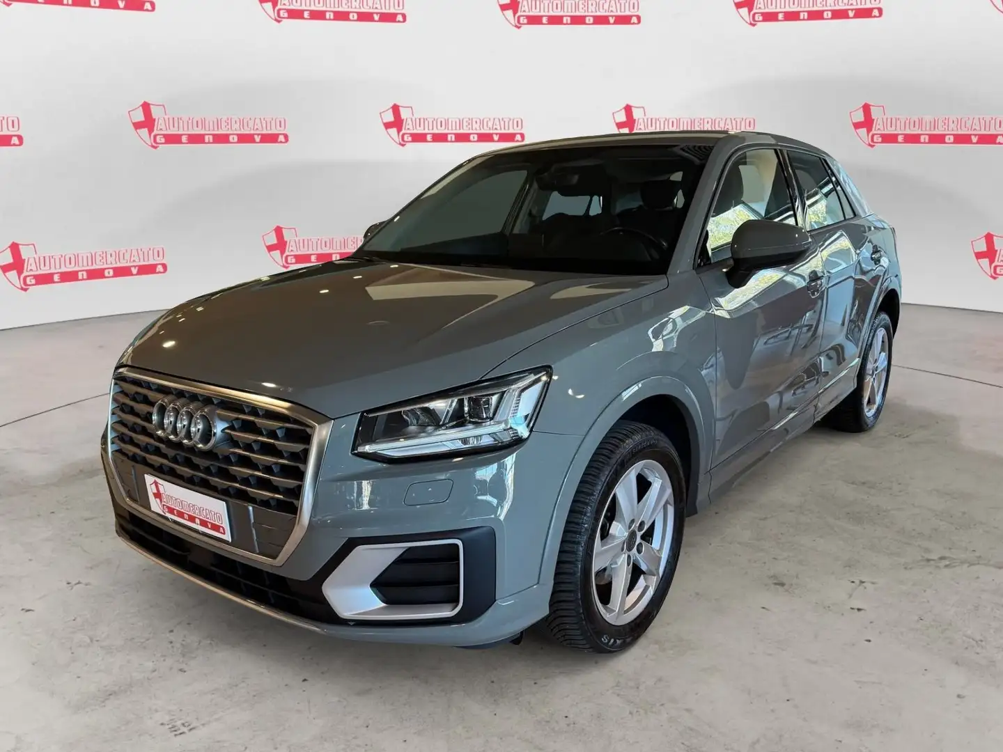 Audi Q2 Q2 30 TFSI Business Design Gris - 1