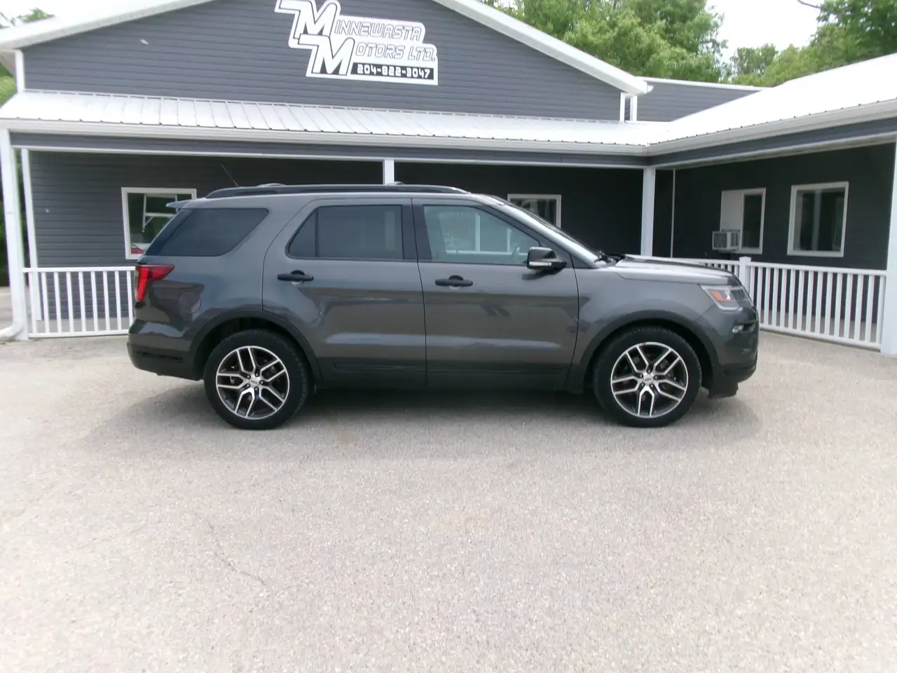 Ford Explorer photo Ford Explorer