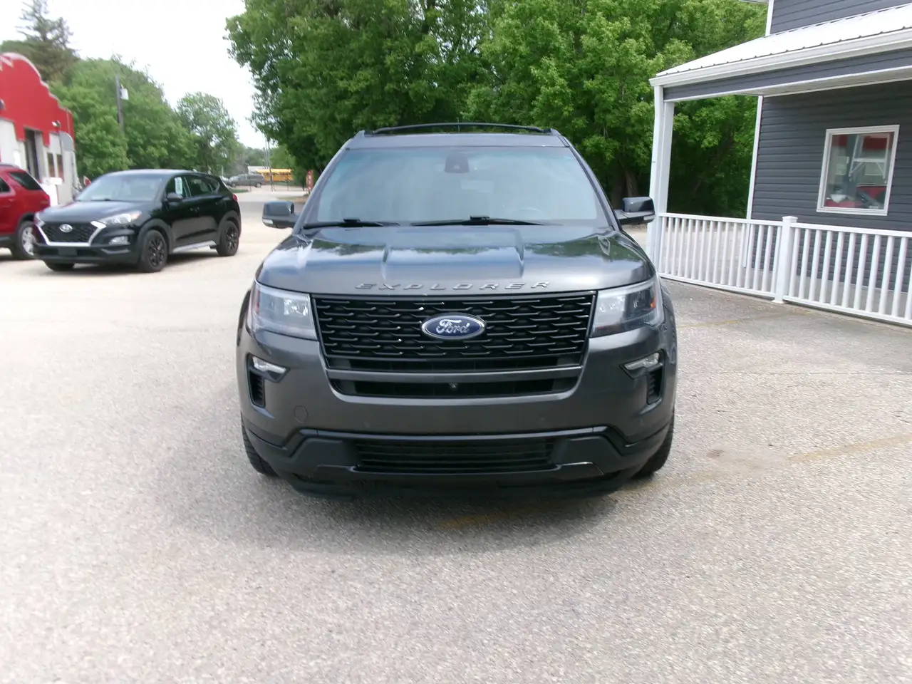 Ford Explorer photo Ford Explorer