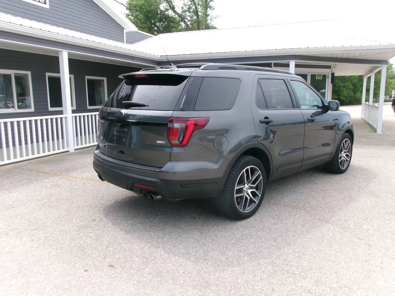 Ford Explorer photo Ford Explorer