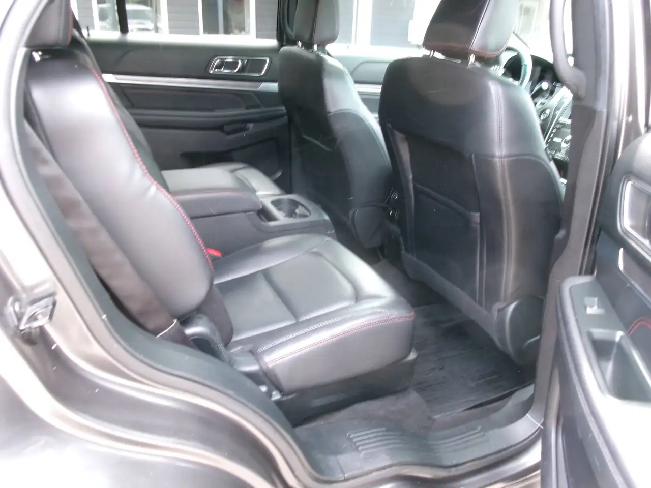 Ford Explorer photo Ford Explorer