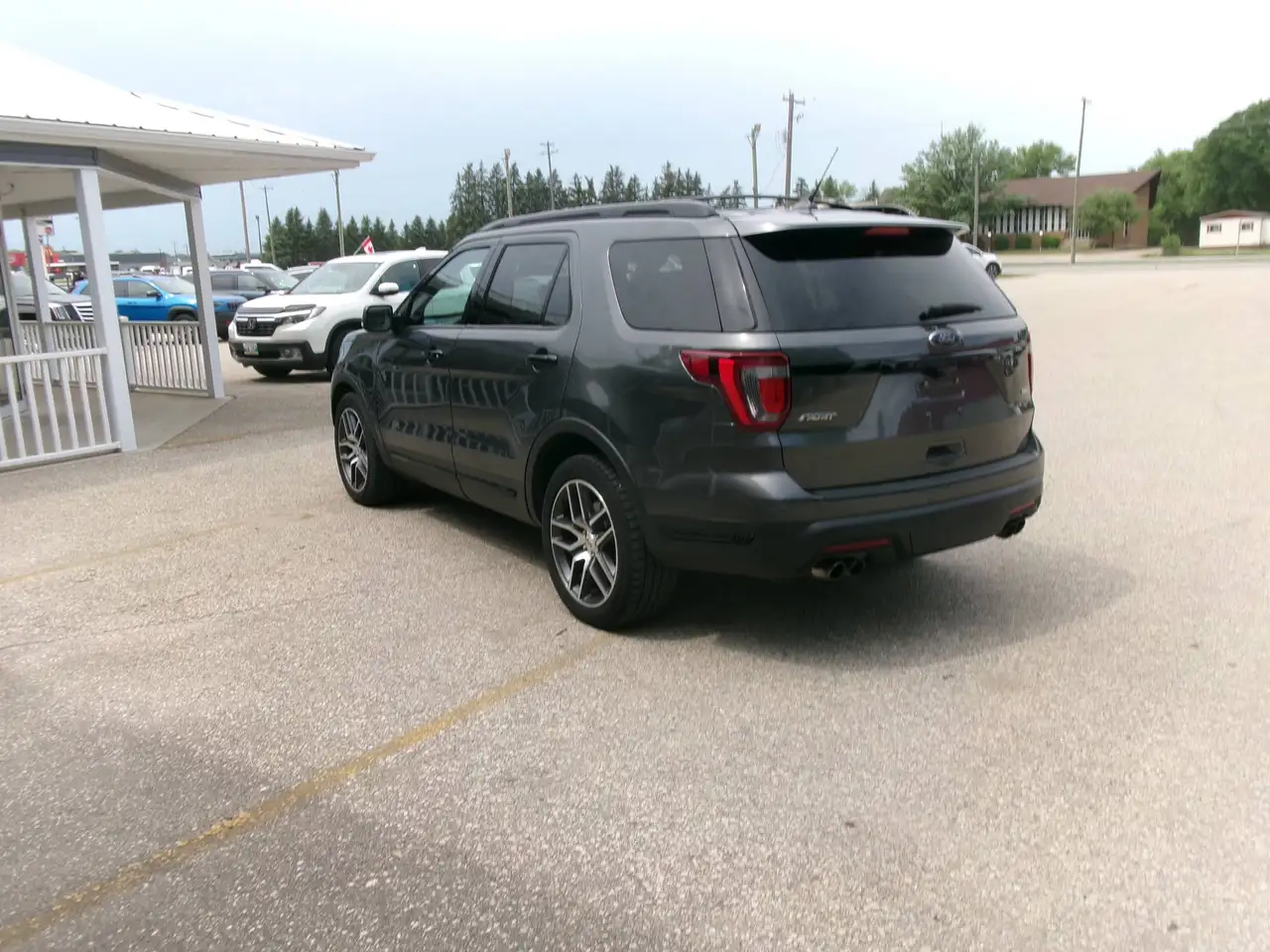 Ford Explorer photo Ford Explorer