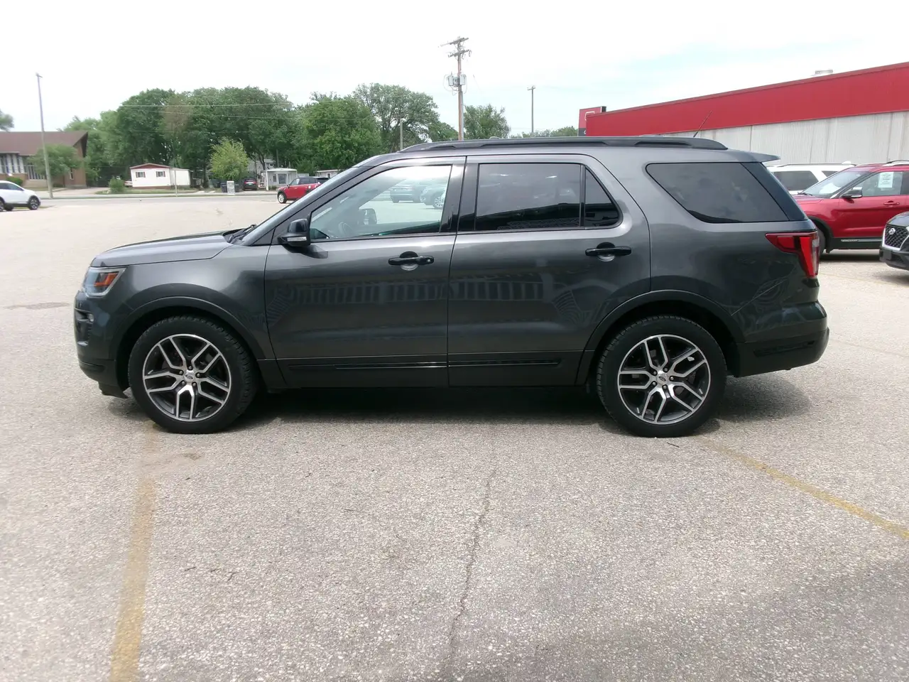Ford Explorer photo Ford Explorer