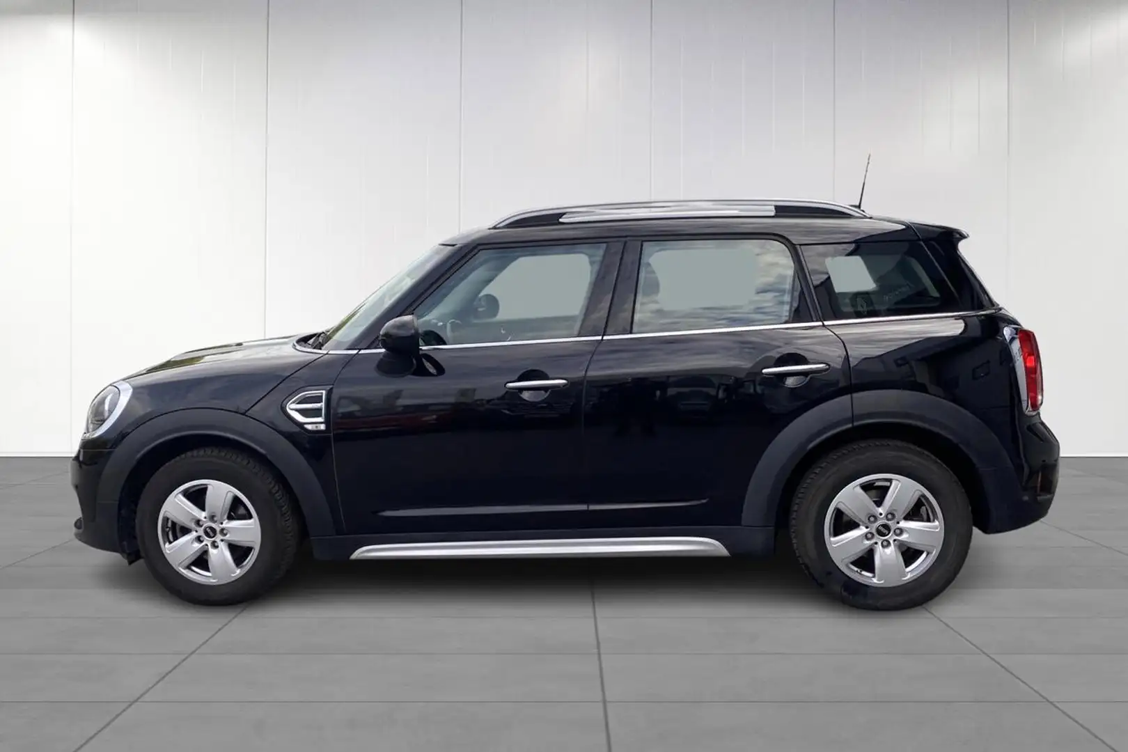 MINI One Countryman 1.5 benzine Elektr achterklep - airco Zwart - 2