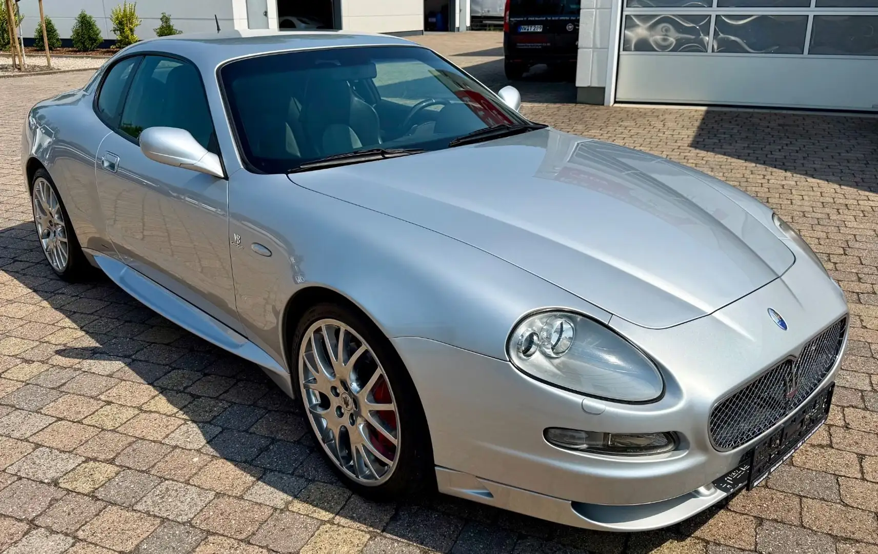 Maserati GranSport 4.2 V8 , 1.Hand Silber - 2