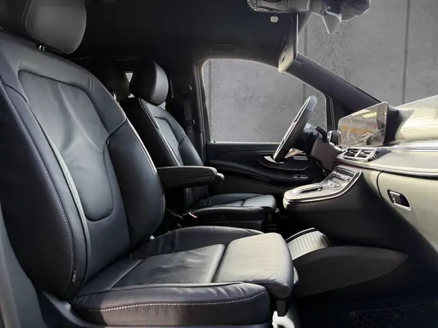 Mercedes-Benz V 300 view 5