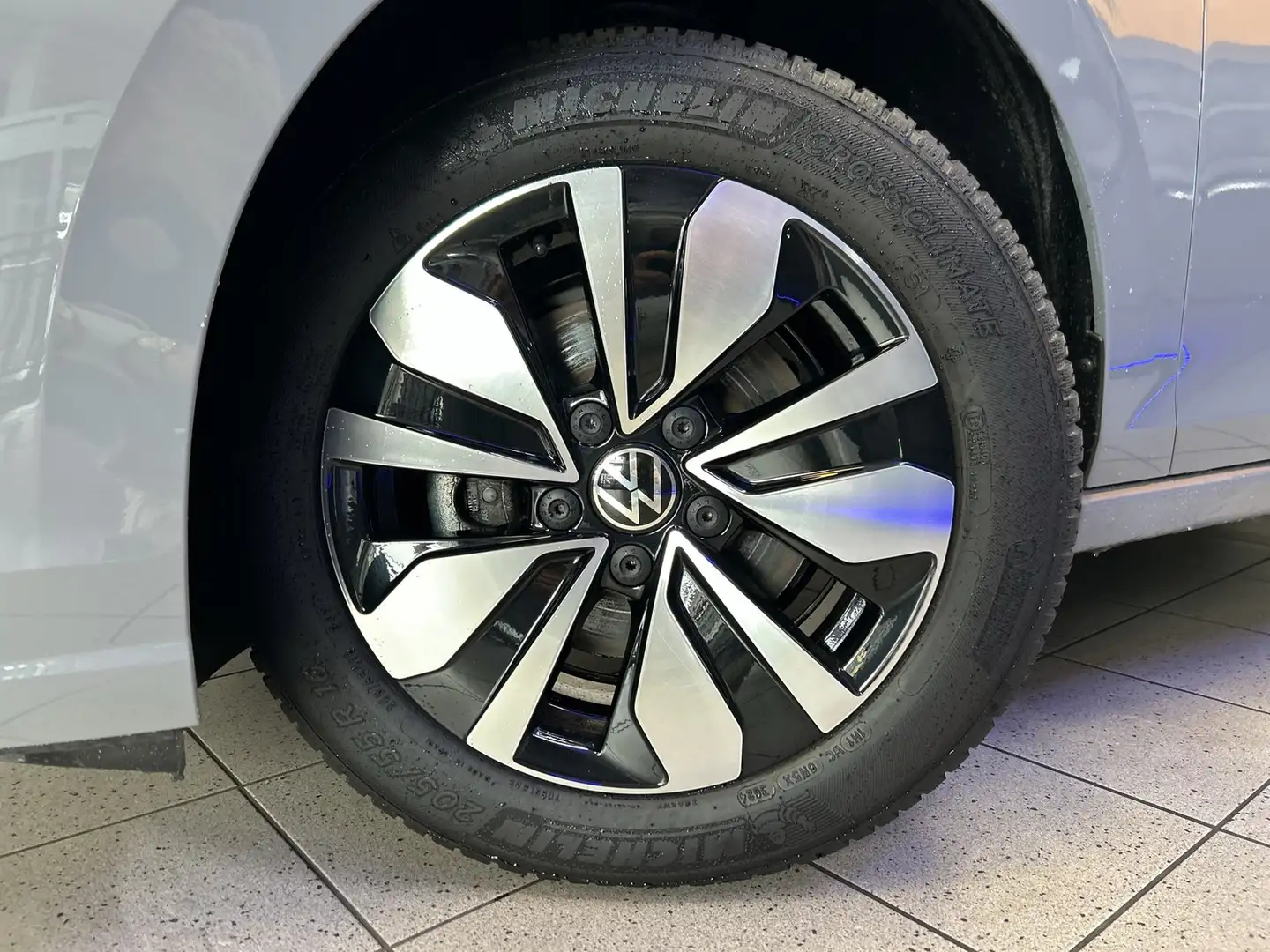 Volkswagen Golf Life 2.0 TDI DSG 3,99%+LED+NAVI+KAMERA+AHK+ACC Gris - 2