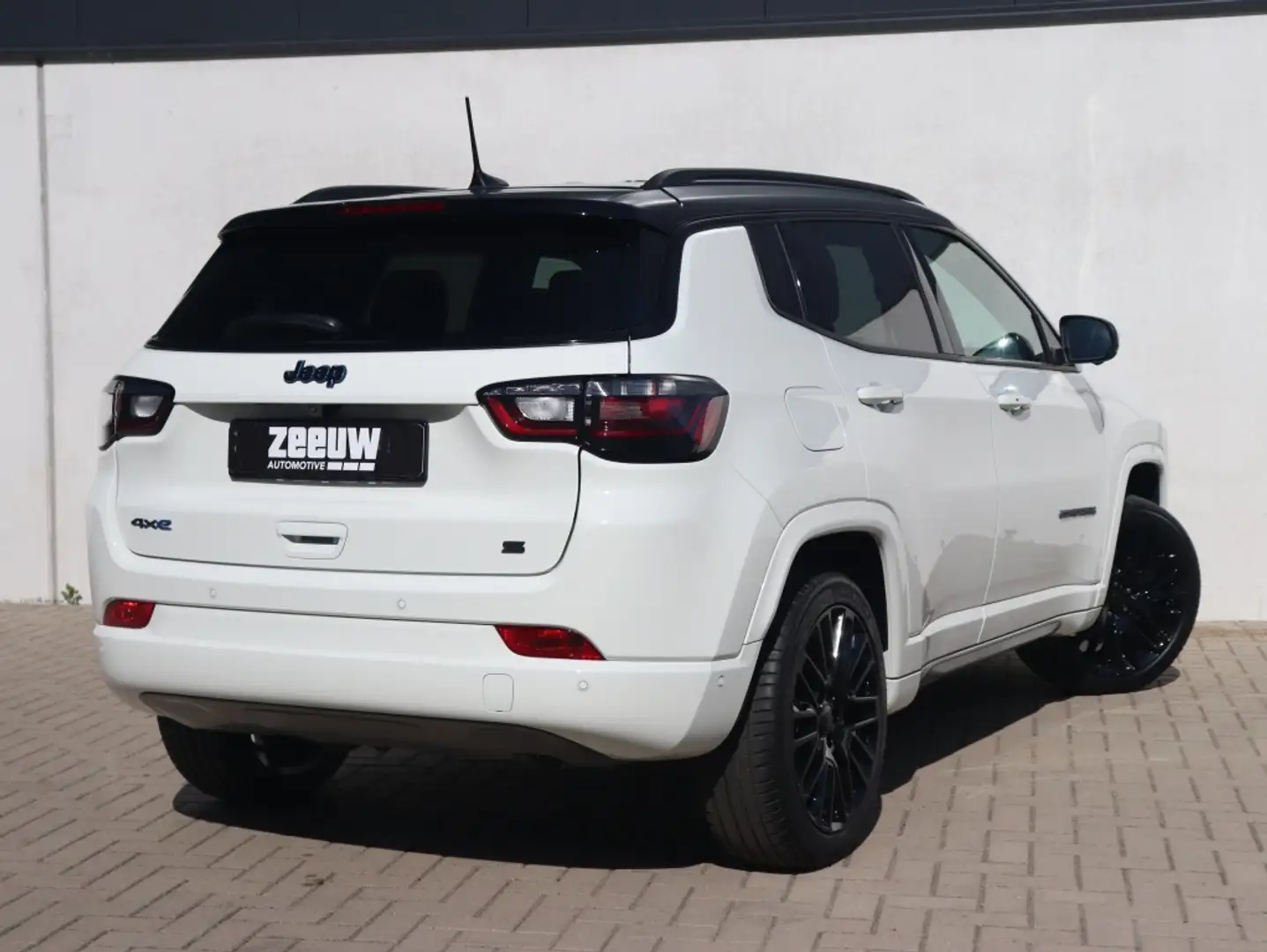 Jeep Compass 4xe 240 PK Hybrid S | Leder | Navi | Winter | Came Wit - 2