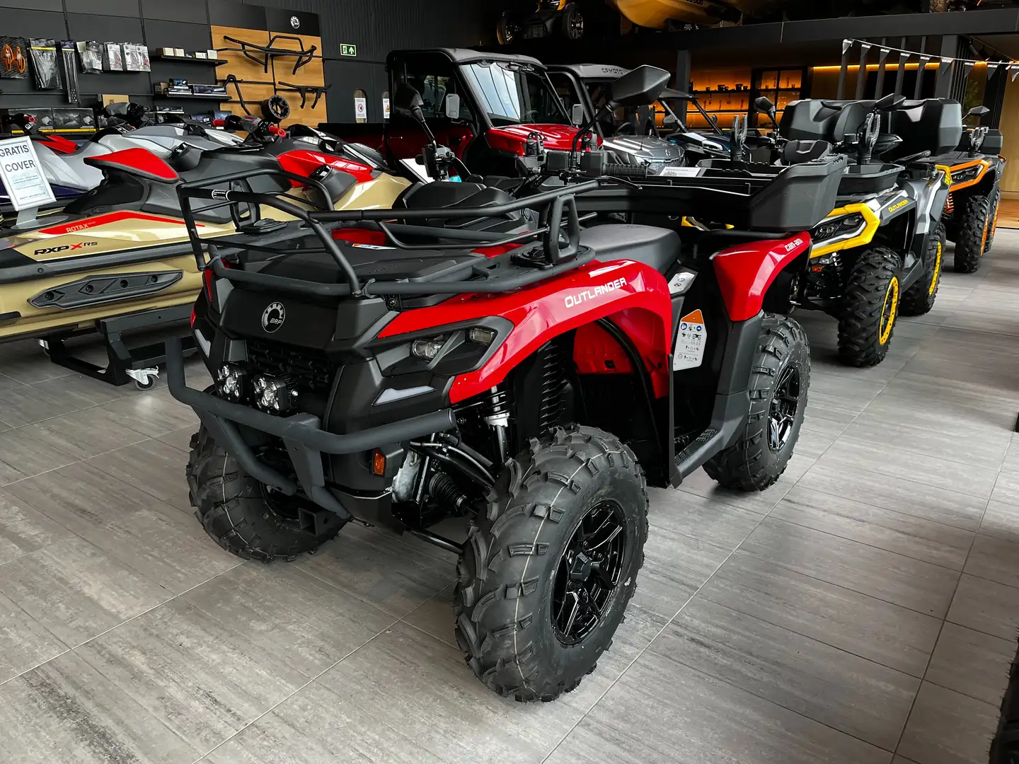 Can-Am Outlander DPS 700 T // DIRECT LEVERBAAR, PRIJS INCL. OPTIES! Rood - 1
