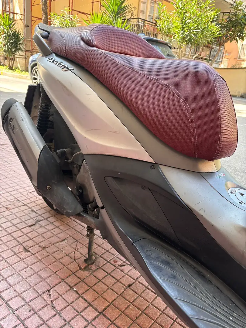 Piaggio Beverly - 2