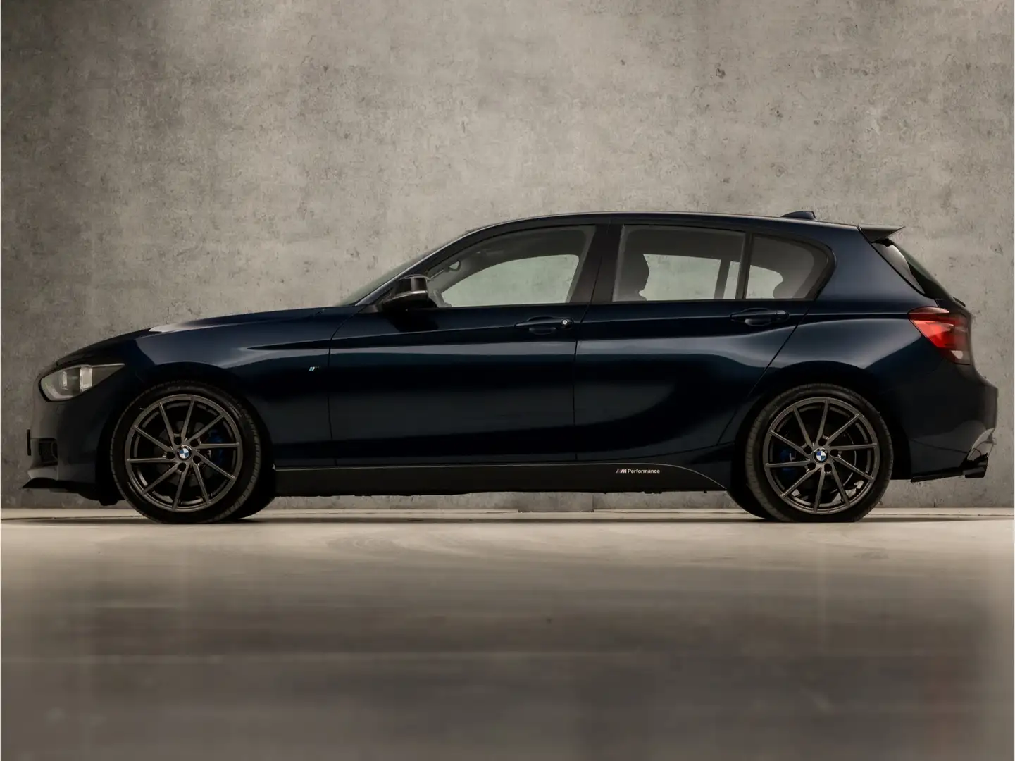 BMW 116 1-serie 116i Sportline Automaat 136 Pk (SCHERM, CL Blauw - 2