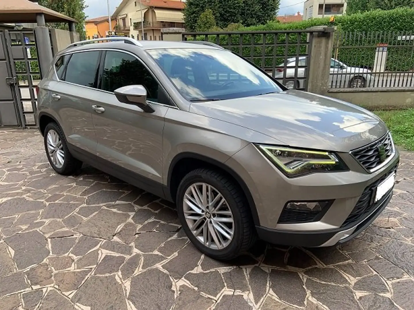 SEAT Ateca Ateca 2.0 tdi Xcellence 4drive Gri - 1