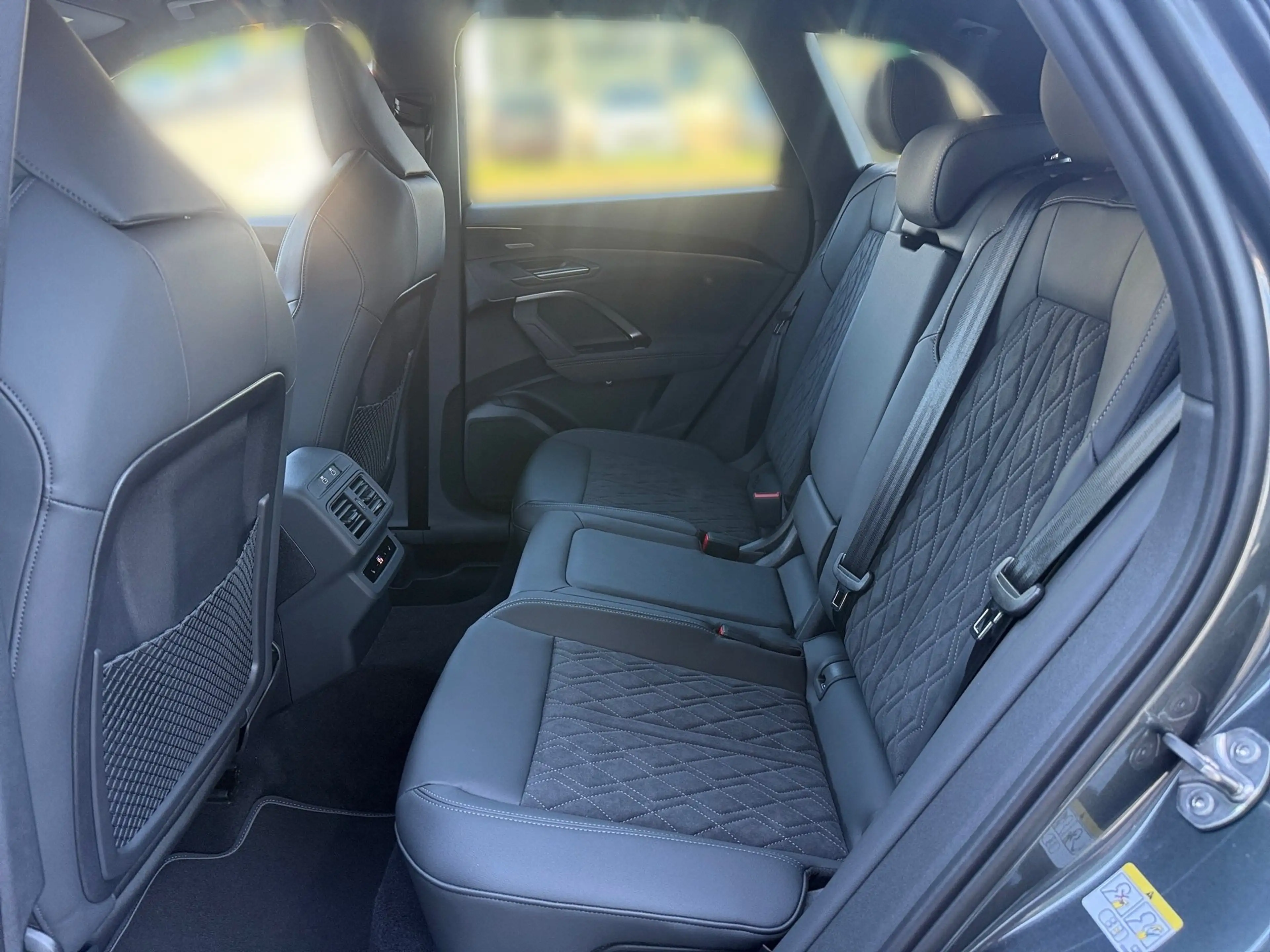 Audi SQ5 SUV TFSI quattro S-Tronic HeadUp Panodach AHK B&O — photo 11