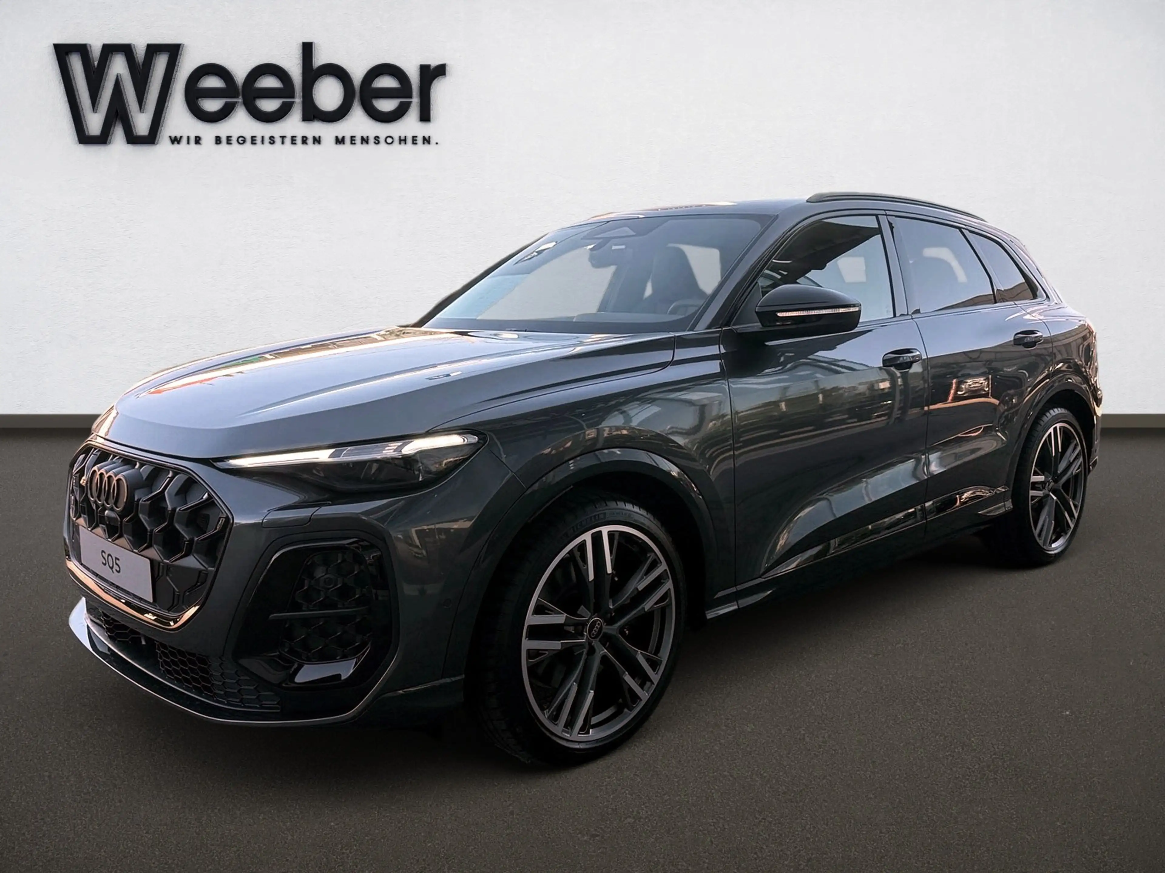 Audi SQ5 SUV TFSI quattro S-Tronic HeadUp Panodach AHK B&O — photo 3