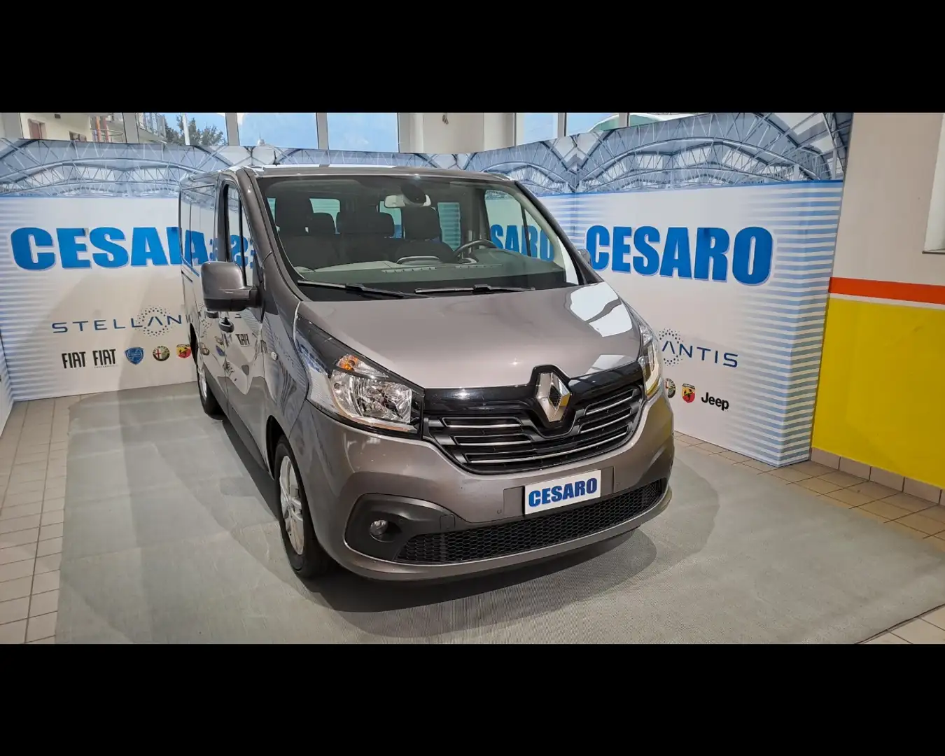 Renault Trafic passenger T27 1.6 dci 145cv L1H1 Intens(Priv.) S&S Сірий - 1