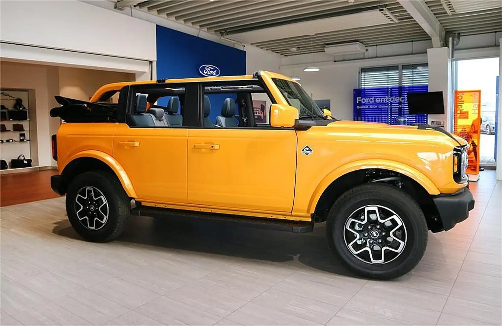 Ford Bronco Outer Banks 2,3 Ecoboost Orange - 2