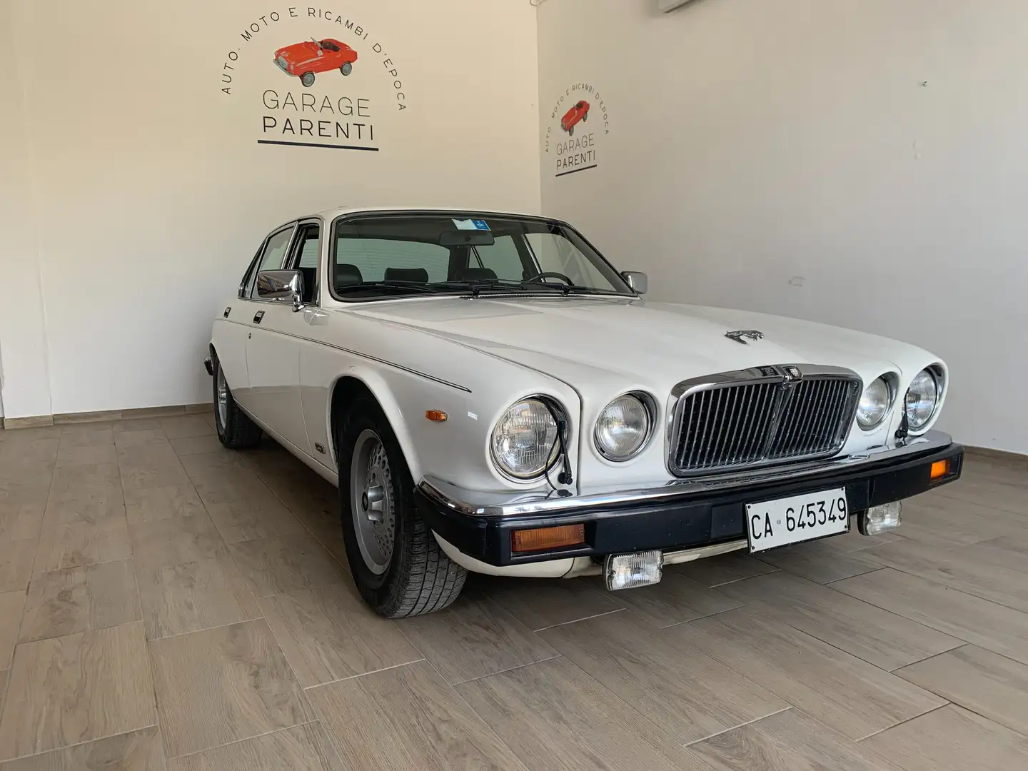 Jaguar XJ12 XJ12 5.3 White - 1
