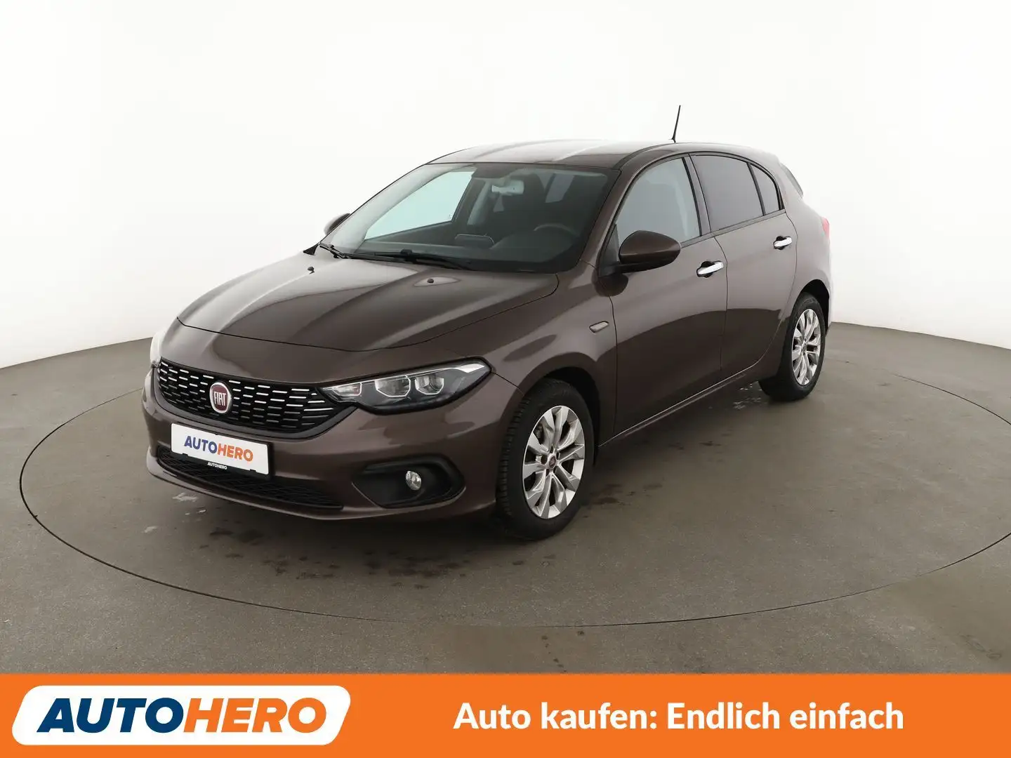 Fiat Tipo 1.6 JTDM Lounge *NAVI*TEMPO*SHZ*CAM*PDC*CARPLAY* Braun - 1
