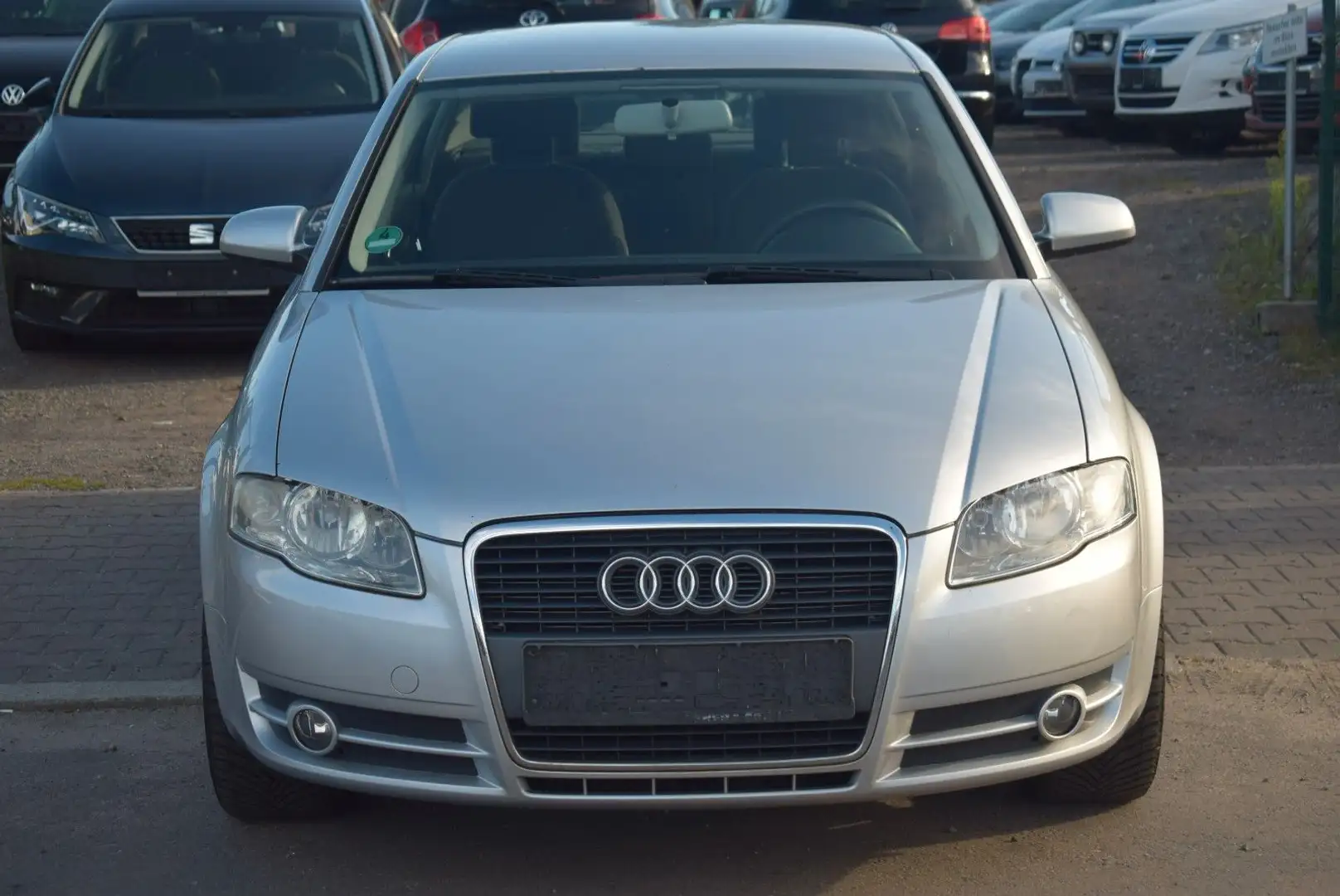 Audi A4 Lim. 1.6 Top Zustand Silber - 1