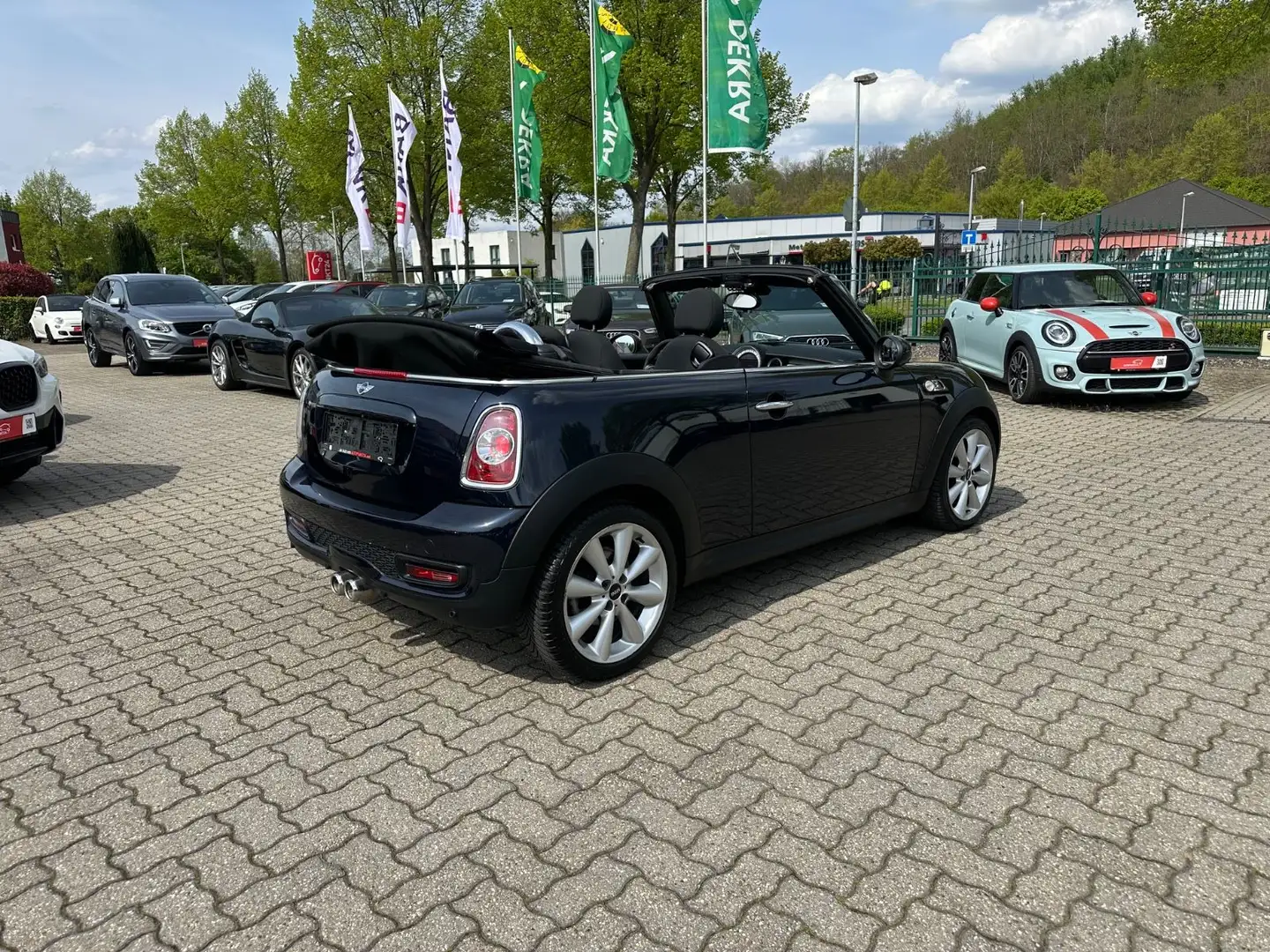 MINI Cooper SD Cabrio Cooper SD 2.HD Bi-Xenon NAV Bluetooth SHZ Blau - 2