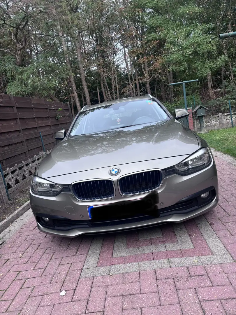 BMW 316 316d Touring facelift - 1