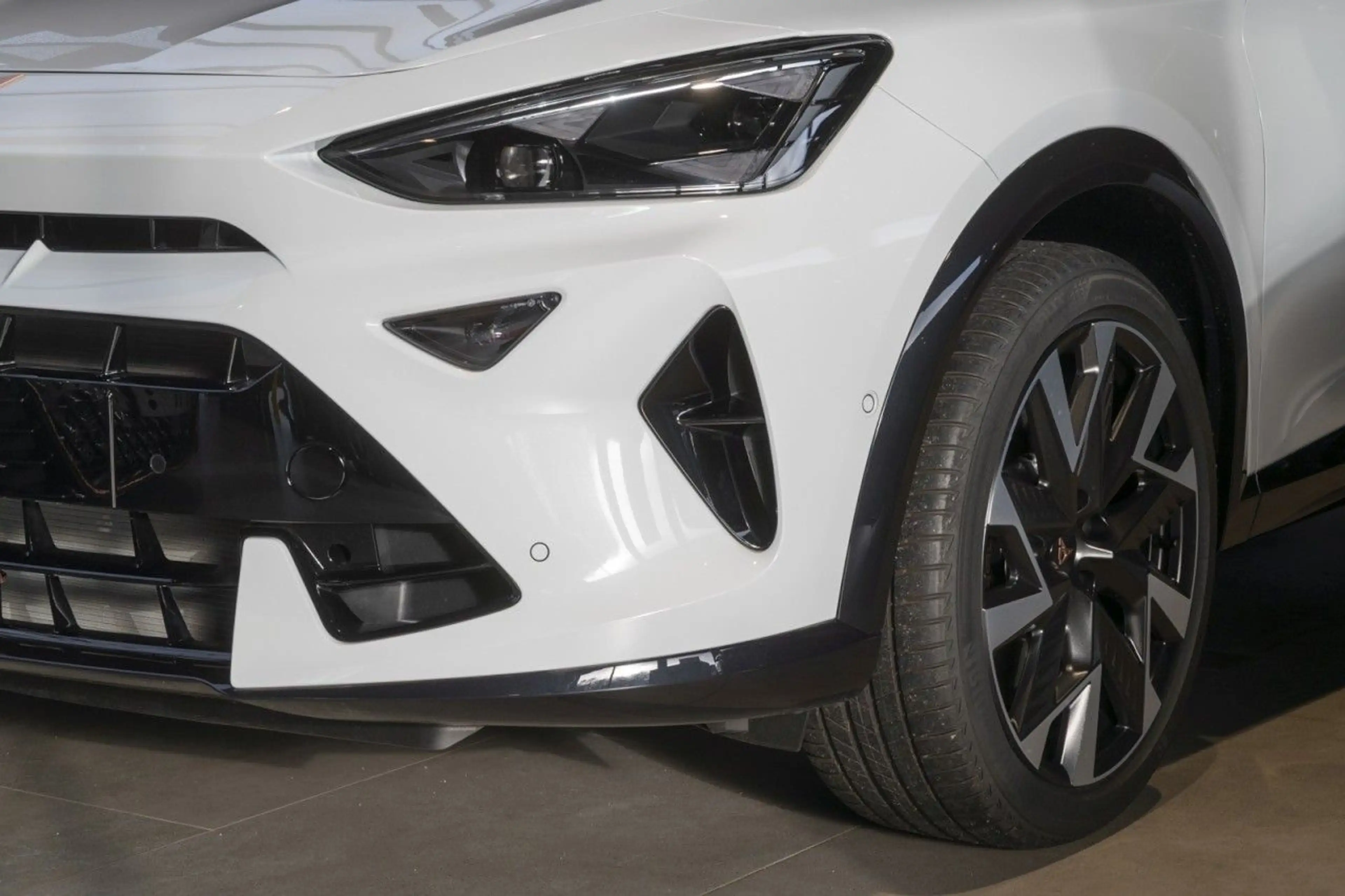 CUPRA Formentor 2.0 TSI 4Drive VZ W DCC|Sennh.|360°|LM — photo 5
