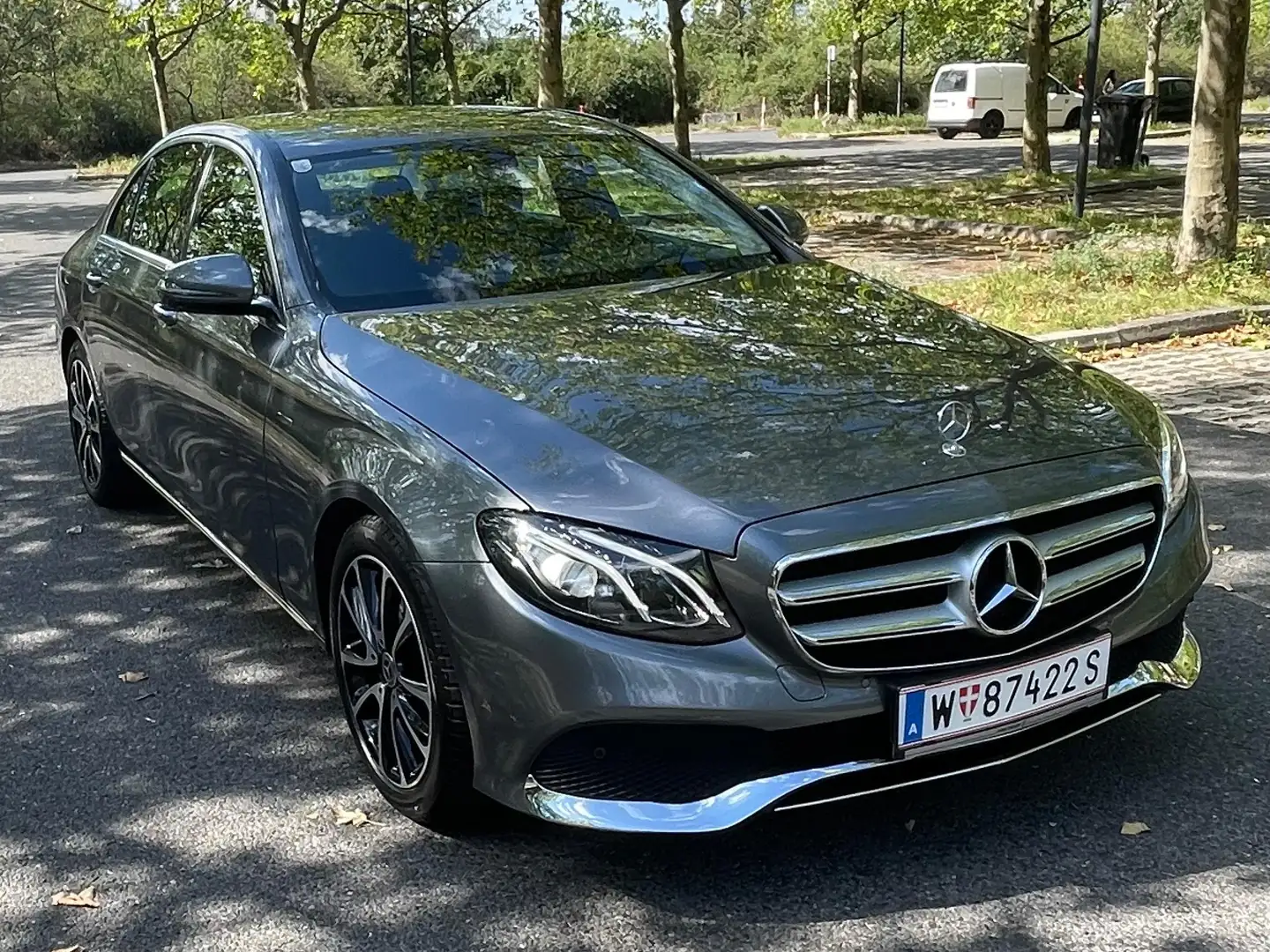 Mercedes-Benz E 200 E 200 d Avantgarde Aut. Avantgarde Grau - 1