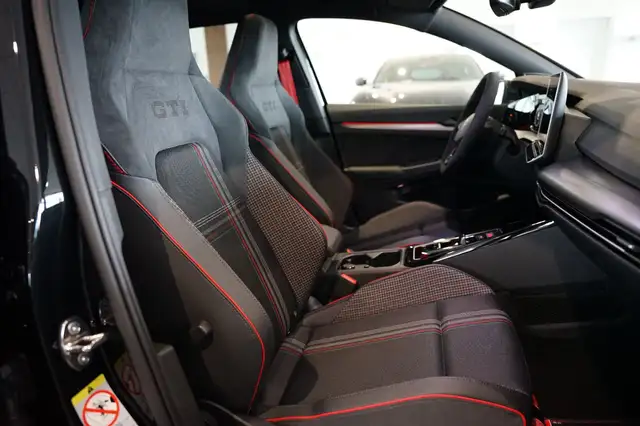 Volkswagen Golf view 10