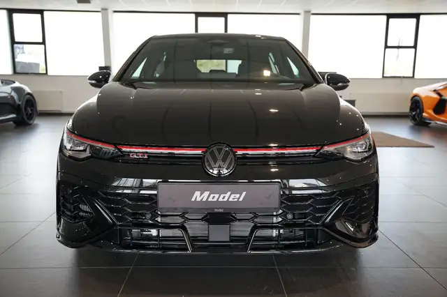 Volkswagen Golf view 3