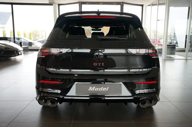 Volkswagen Golf view 5