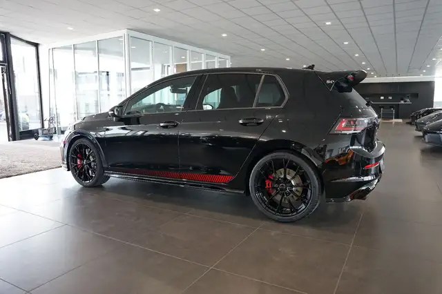 Volkswagen Golf view 2