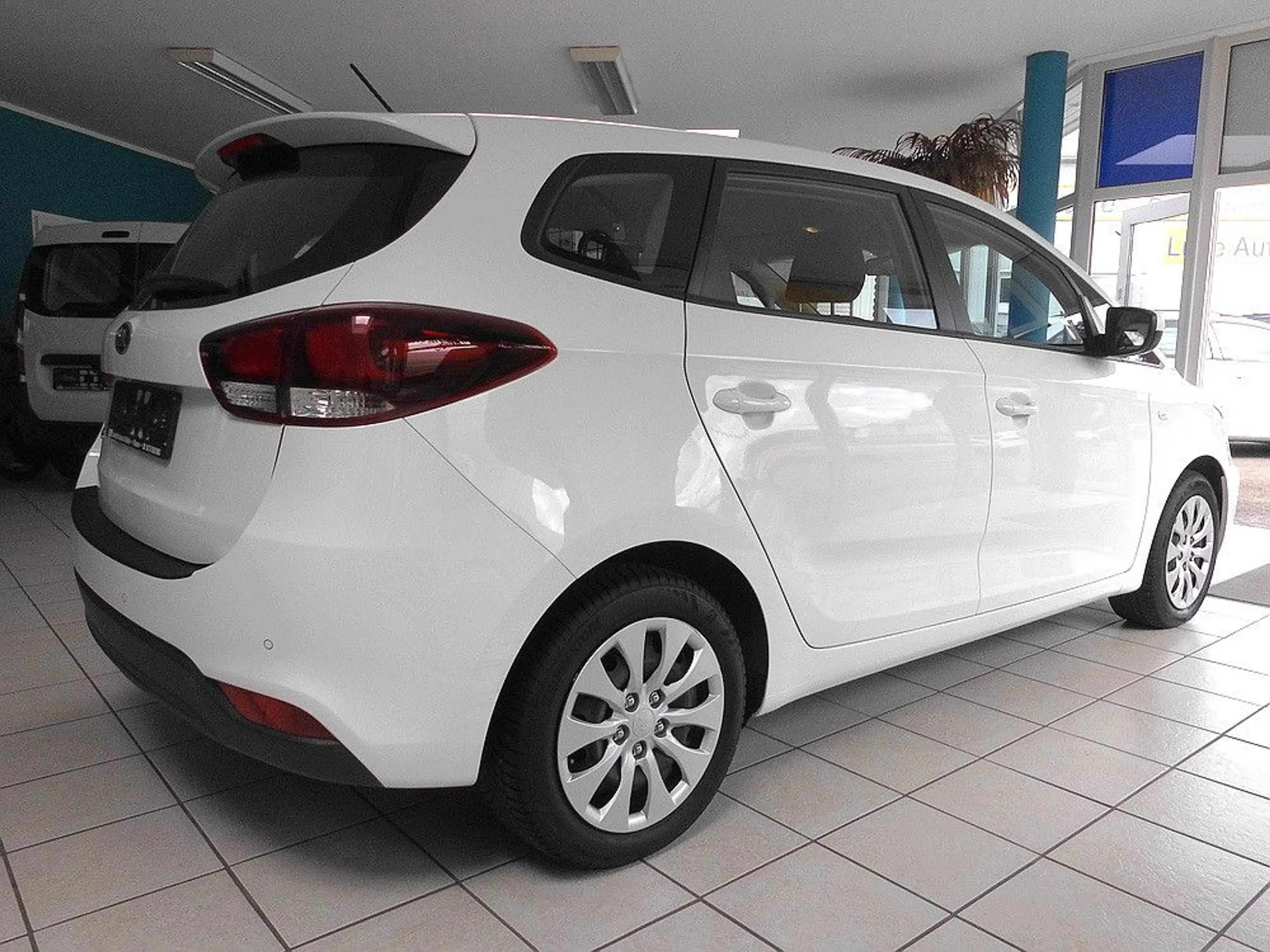 Kia Carens 1,6 GDI Edition 7 AHK 1.Hand — photo 3