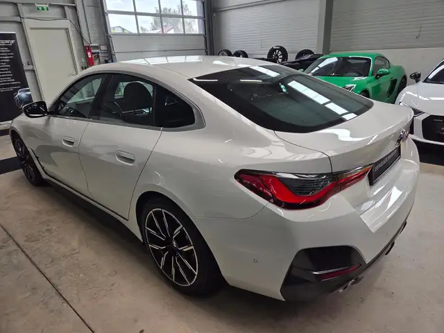 BMW I view 14